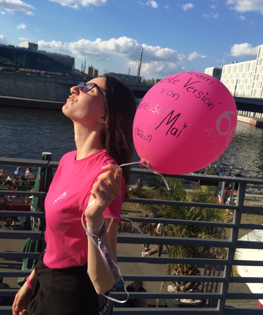 swift_mai92's tweet image. trying my best at promoting #besteversion 🚀

love ya @vanessamai 💖