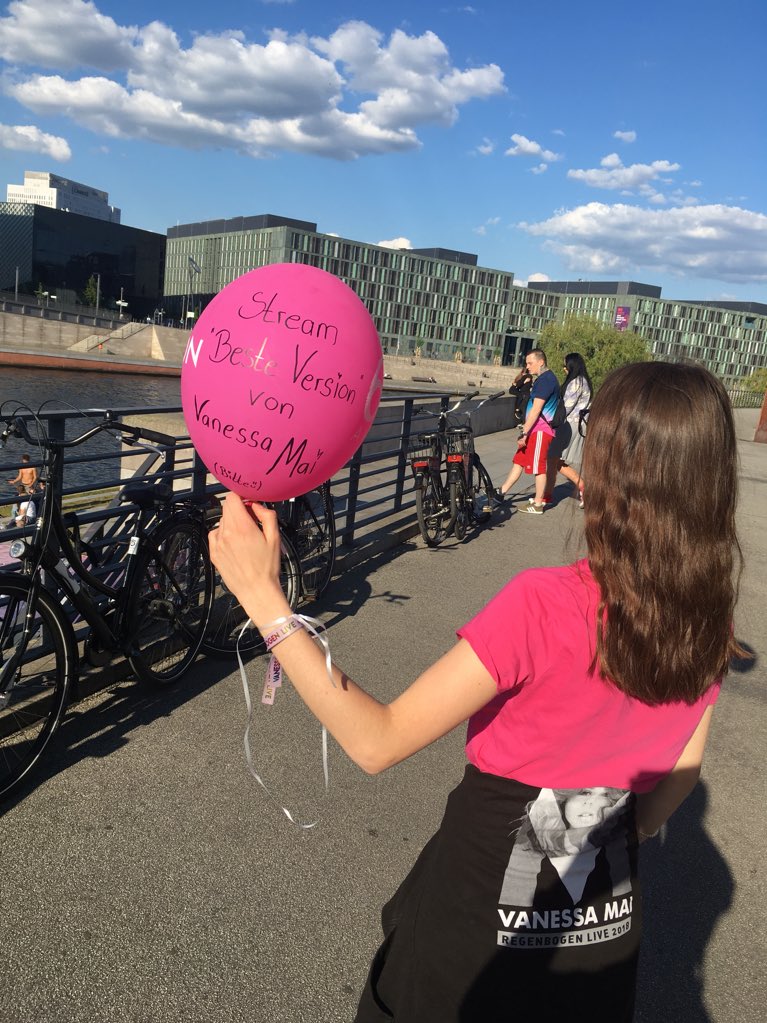 swift_mai92's tweet image. trying my best at promoting #besteversion 🚀

love ya @vanessamai 💖