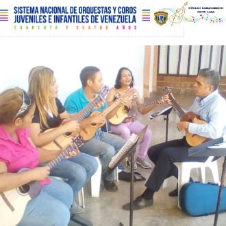 clases de la Cátedra de cuatro para adultos Con el profesor Rafael Hidalgo