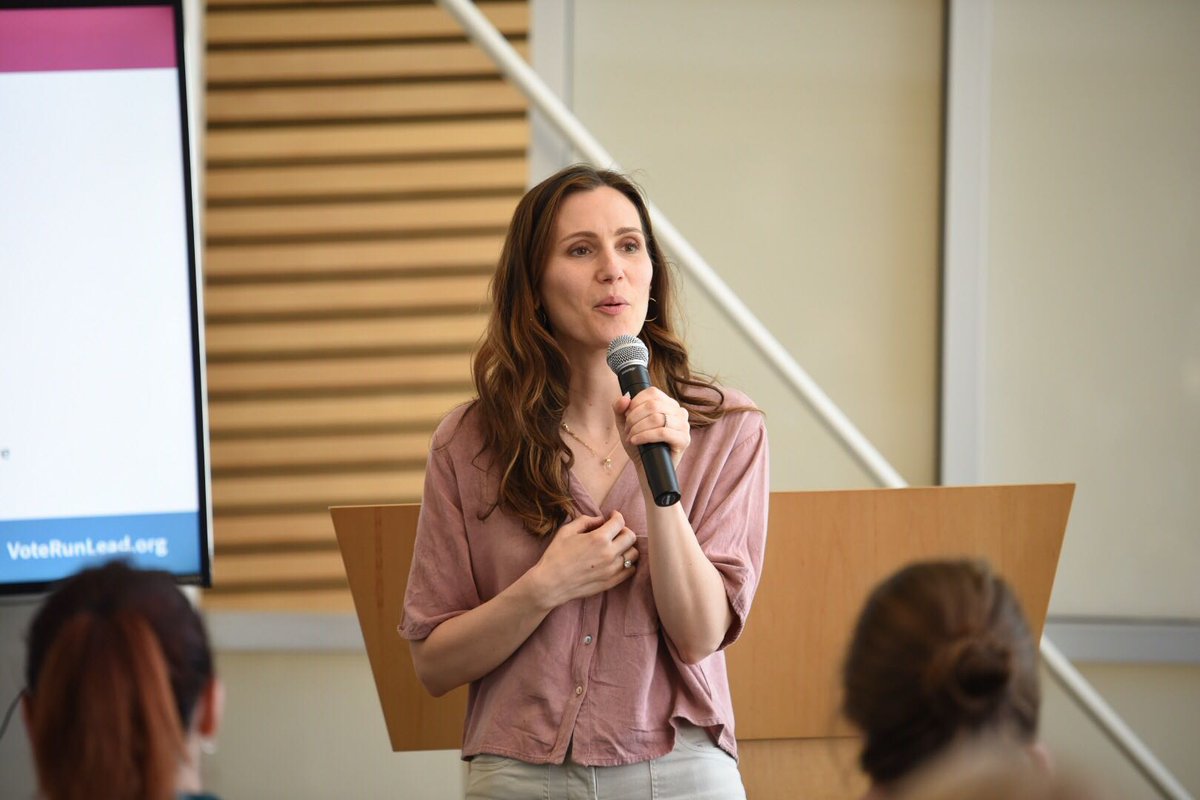 VoteRunLead's tweet photo. @LizForUs (and her daughter) joining our #VRLsquad in #Ohio! Thanks for speaking at @VoteRunLead's #RunAsYouAre2019: #Columbus!!

#MomsRun #MomsInPolitics @WeWork @Facebook https://t.co/bY36LlegpW