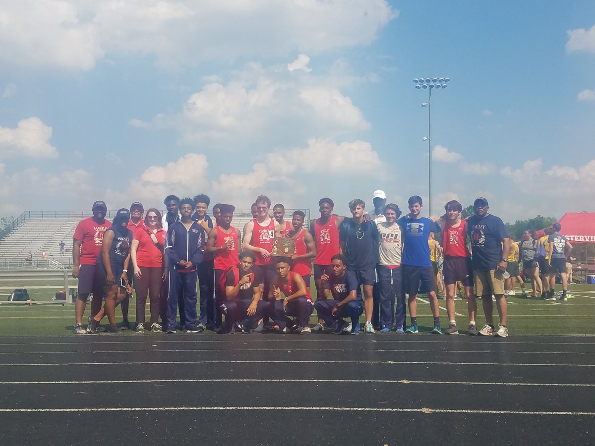HartleyXCountry's tweet photo. Congrats to the Boys on their district championship. Back to back District Champs! https://t.co/D0elHKsBO2