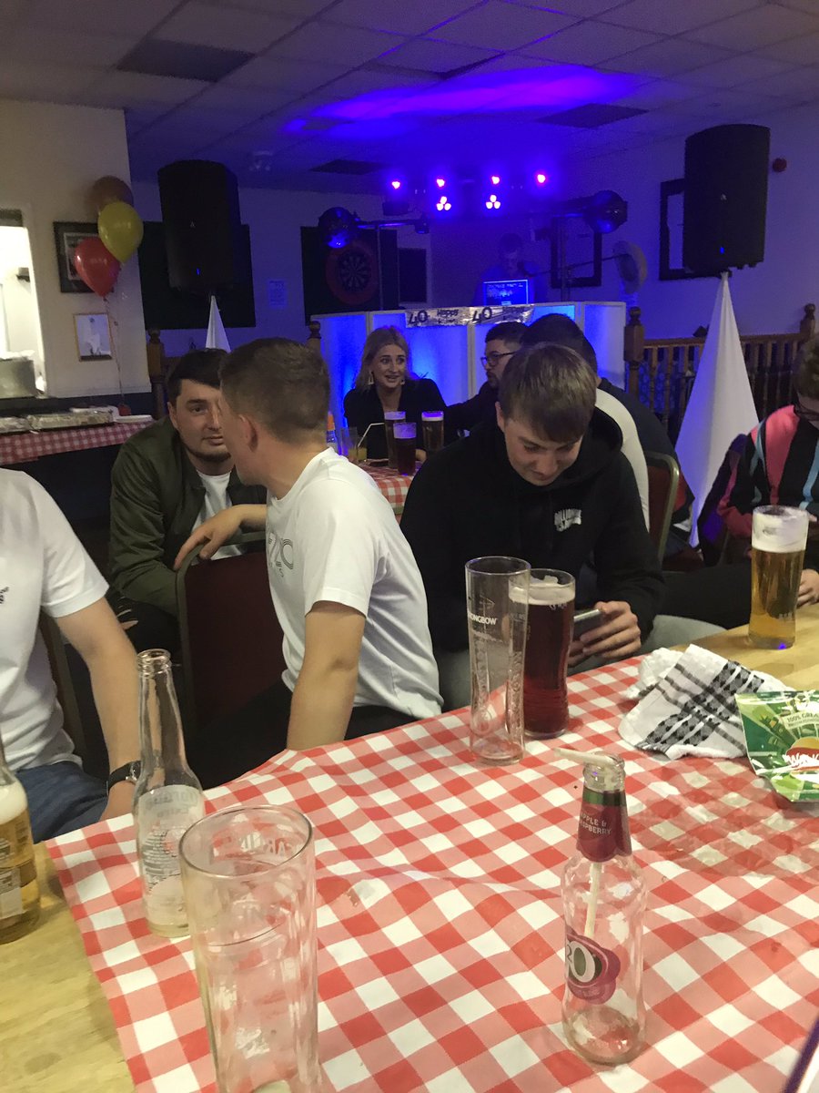hem_heathcc's tweet photo. The double have won 1 .. #partytime @Gregprime95 @Grampa_Tom @VickersDavid https://t.co/54c7TcdFLT