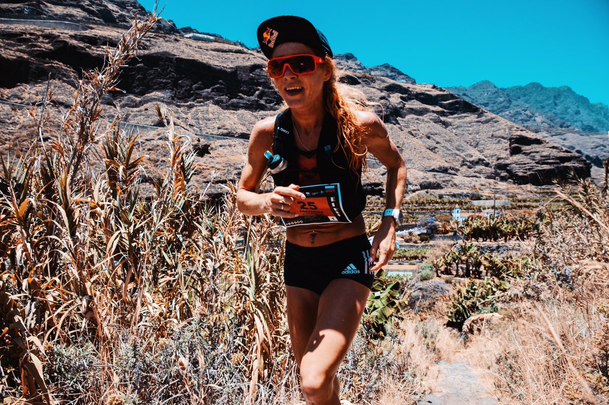 О моей подготовке 🗻🏃🏼‍♀️к <a href="/transvulcania/">Transvulcania</a> и о самой гонке, смотрите на нашем сайте 👉🏼@trailrunningschool trailrunningschool.com/ekaterina-mity… ⠀ 
😉
📸 - @riffraff002 🙏🏻🙌🏻
@adidasterrex 
<a href="/redbull/">Red Bull</a> 
@redbull_rus 
@electrolux_russia 
@suunto_russia 
<a href="/skyrunning/">zheng yuan</a>