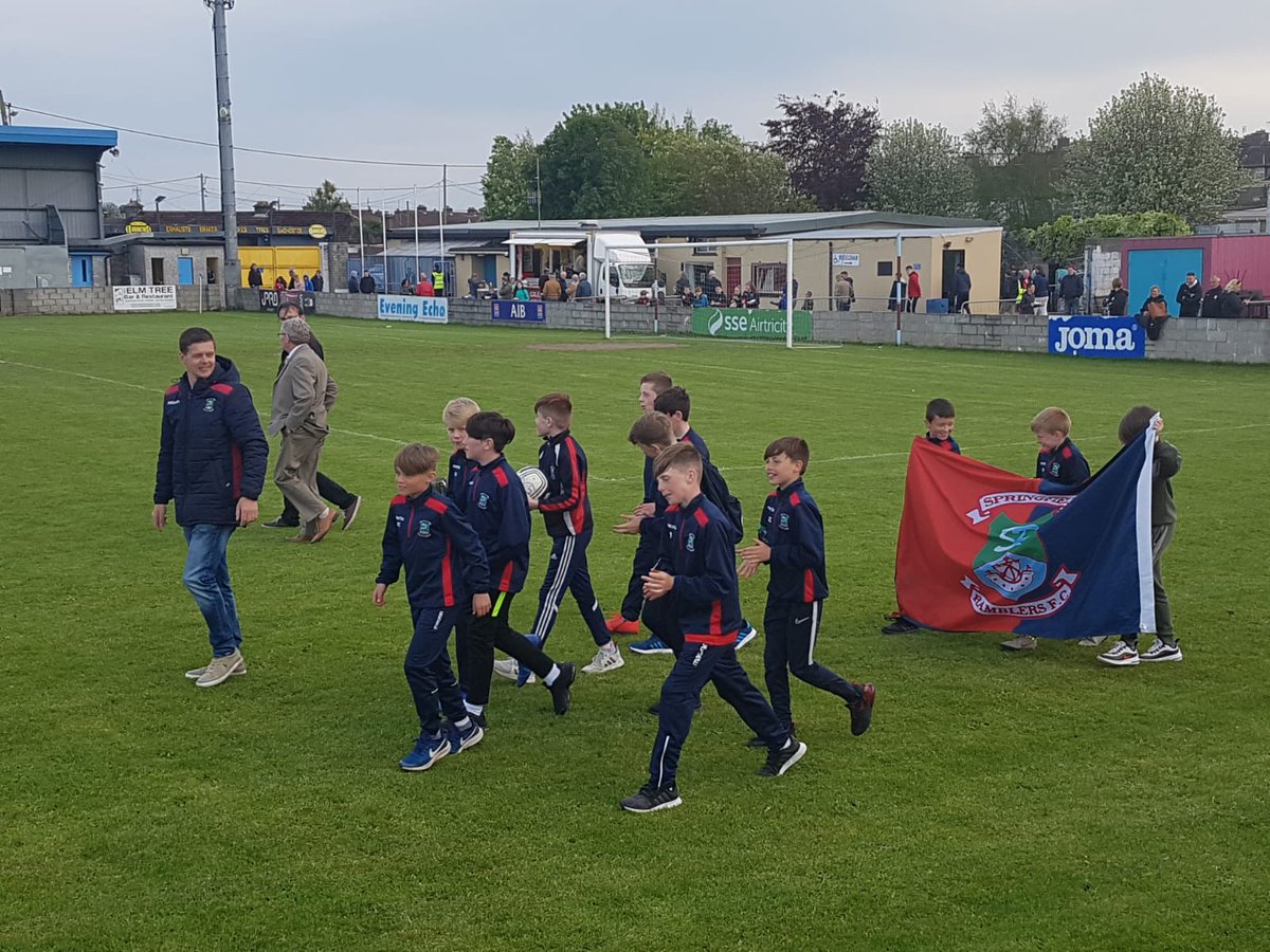 SpringfieldRam1's tweet photo. Our U12 Div 1 team were guests at Cobh Ramblers match tonight where they displayed the Div 1 trophy to the crowd. Thanks to Bob Donovan and Michael O Donovan of @CobhRamblersFC for hospitality. And Roy Keane for standing in for a photo with the lads 👍 https://t.co/QKK2b6mkOT