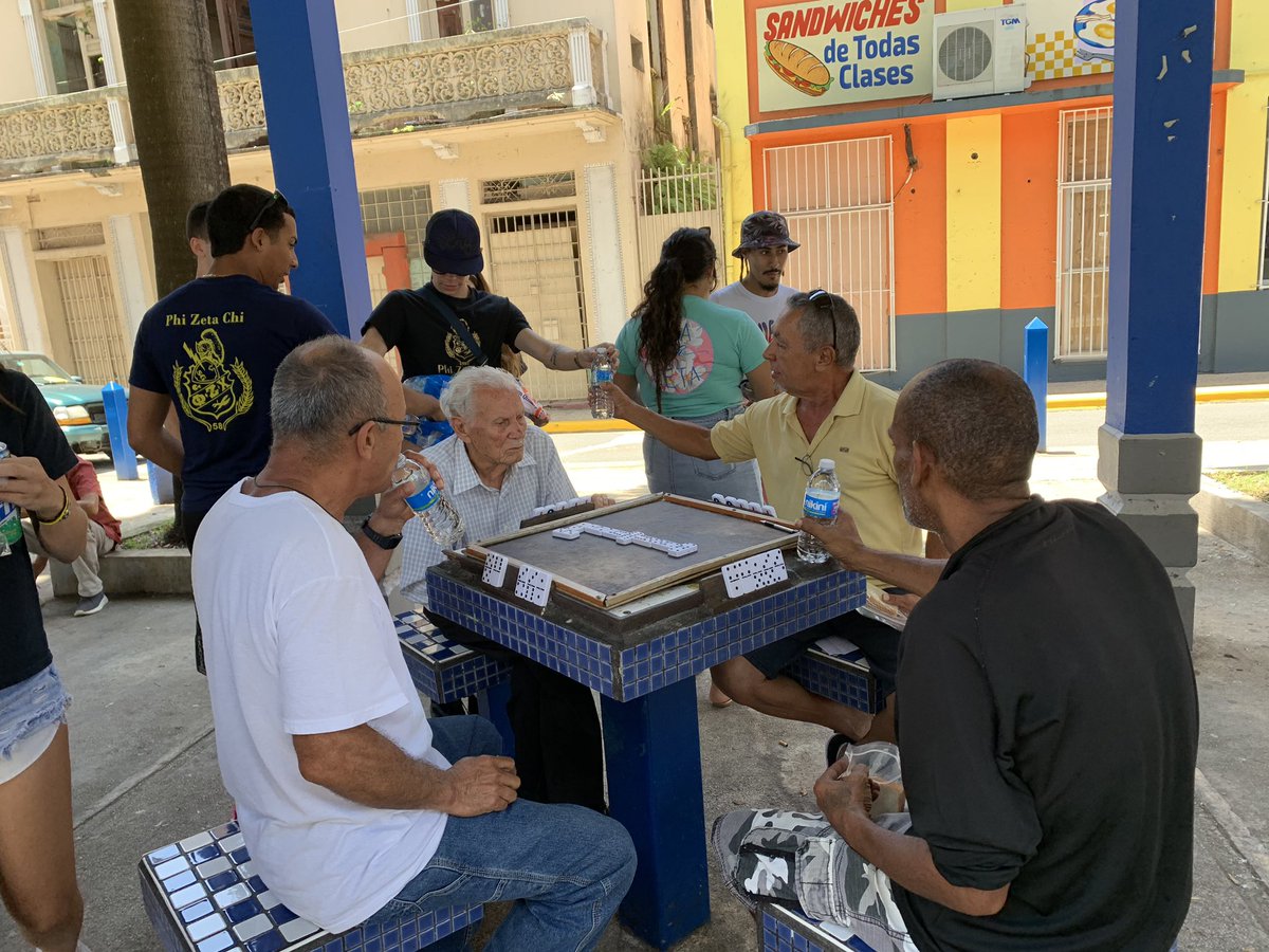 ZetaCap's tweet photo. La mejor hermandad nos la regala la Familia Phi Zeta. 💛💚🖤
La última Benéfica del semestre, en el pueblo de Arecibo. Dándole un poco de nosotros a los demás, aunque siempre hay un ratito para el Quality Time. Φζ ✨
#ElZeta #ElKappa https://t.co/Yu9oHXPCEd