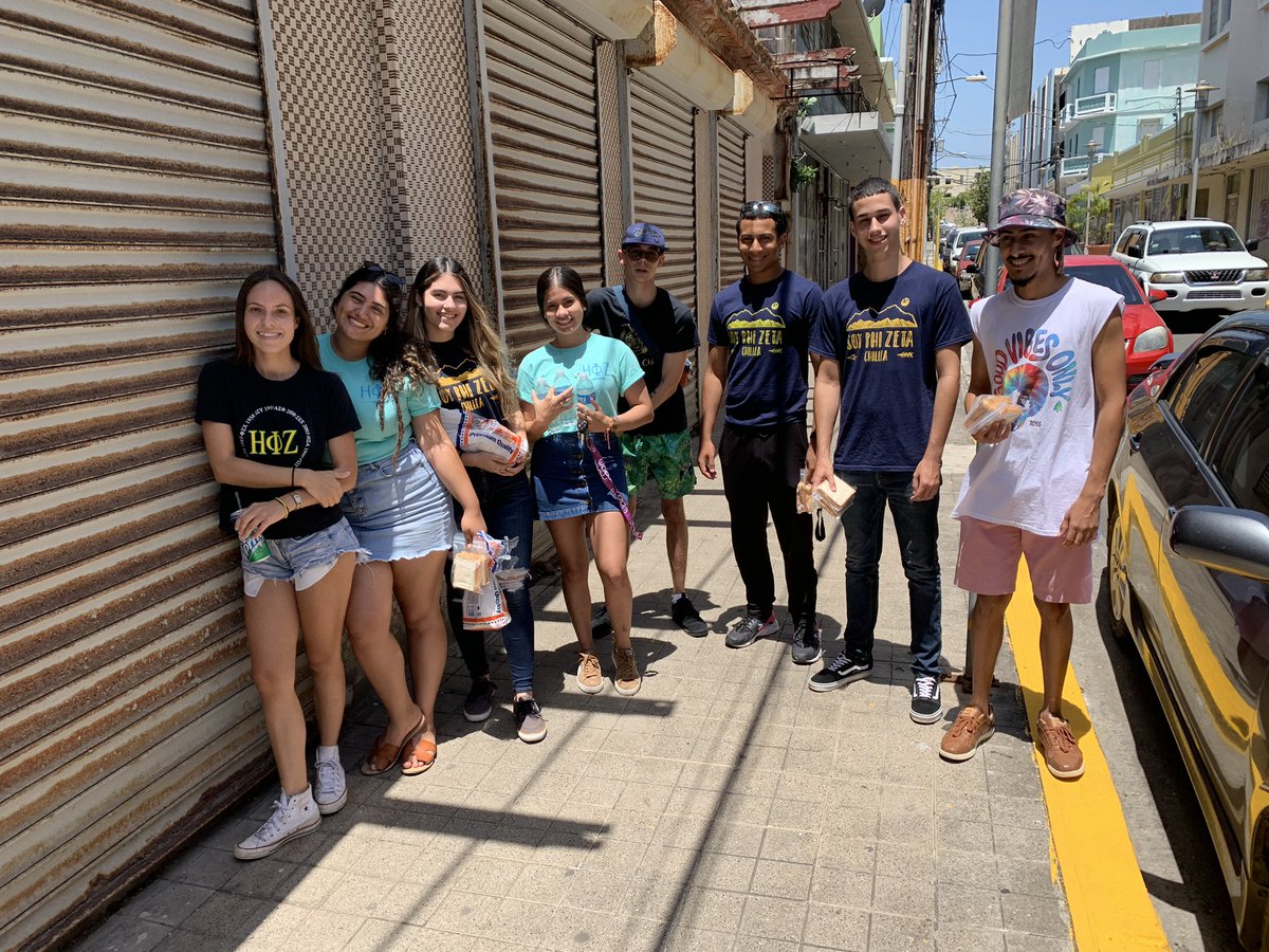 ZetaCap's tweet photo. La mejor hermandad nos la regala la Familia Phi Zeta. 💛💚🖤
La última Benéfica del semestre, en el pueblo de Arecibo. Dándole un poco de nosotros a los demás, aunque siempre hay un ratito para el Quality Time. Φζ ✨
#ElZeta #ElKappa https://t.co/Yu9oHXPCEd