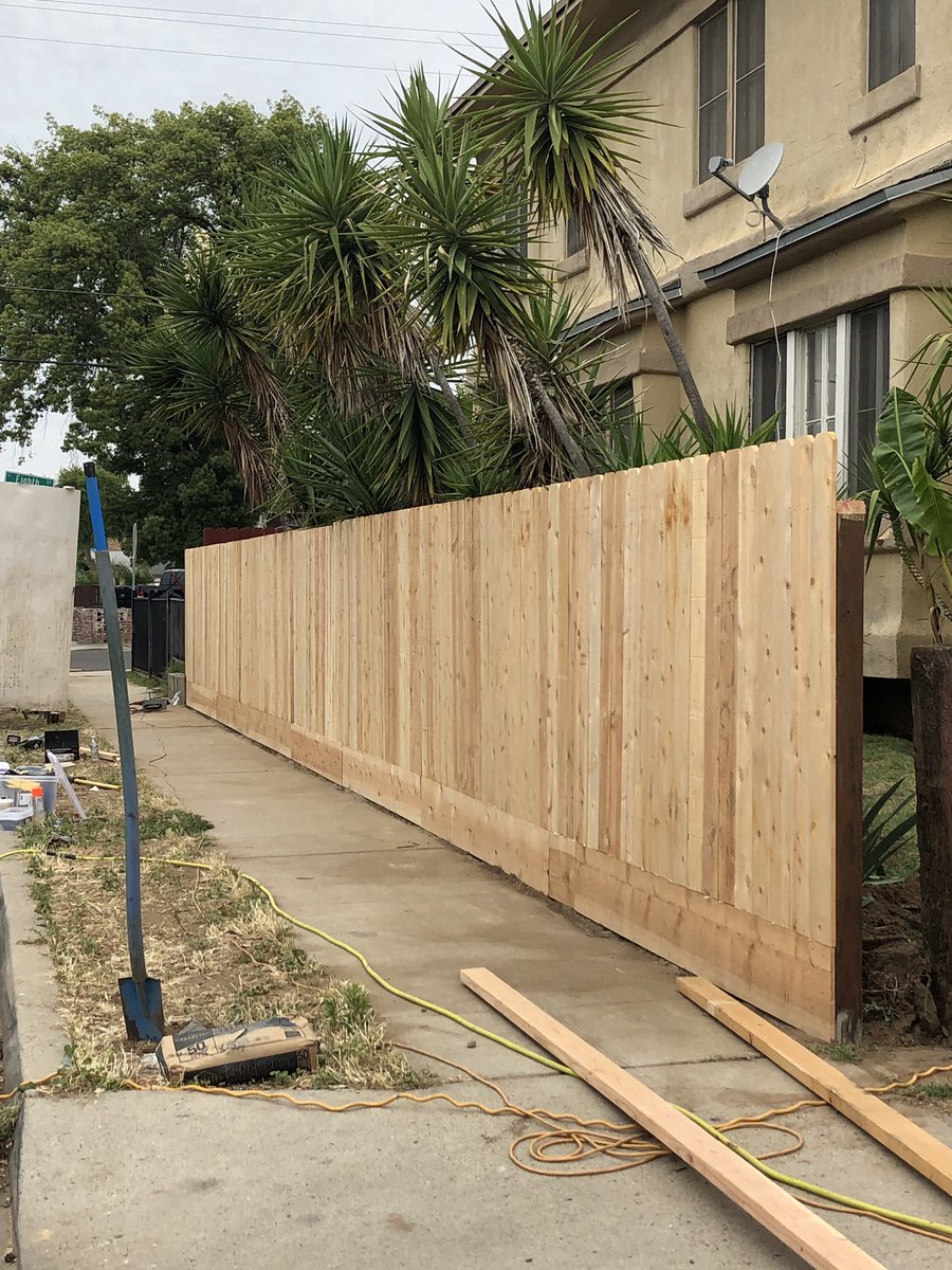 sotome's tweet photo. I typically don’t share my volunteer experiences, BUT..because there is no HERO without HR, I had to share a picture of the fence we helped tear down and rebuild today. This picture only shows half the fence. 💪🏼 #givingback #fresnorevitalization #CCSHRM https://t.co/UVjYjDyoDK