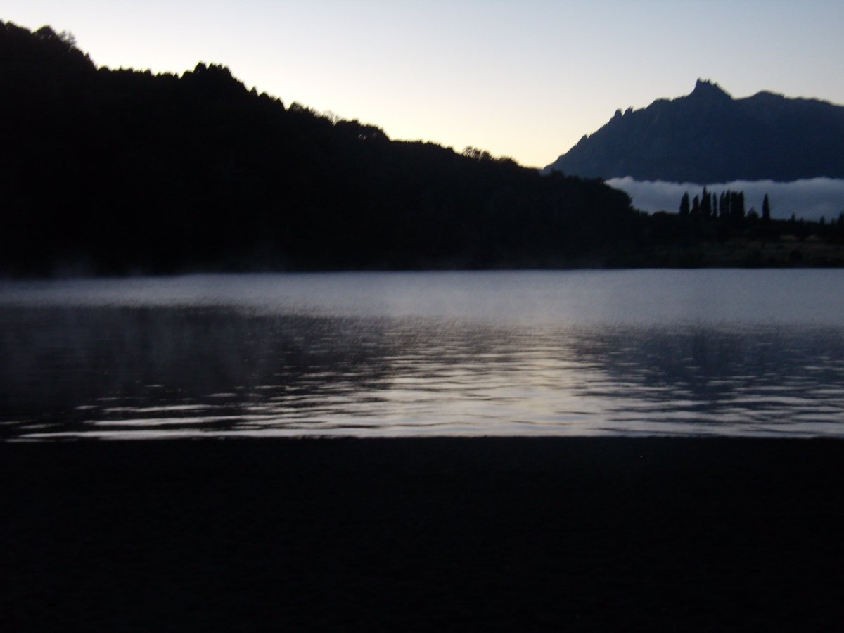gaviotacocinera's tweet photo. Fotos mías de #Paimun PNLanín área Huechulafquen...
Bosque
Final de ruta a Paimún
Amanece en lago Paimún
Volcán Lanín https://t.co/8aXDChDWZ5