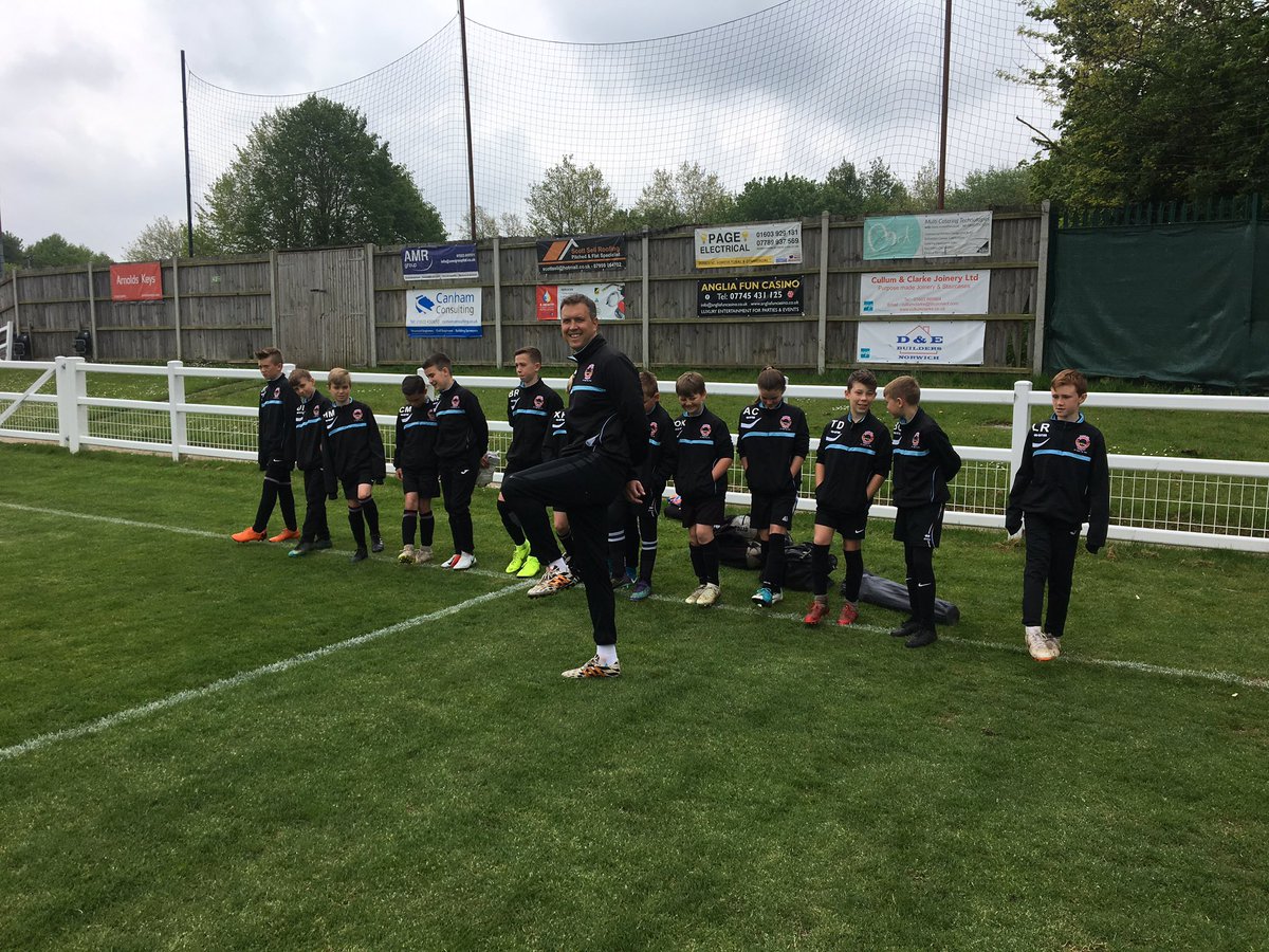 AndyAdcock's tweet image. Very proud of the team today. Beaten by the better team in the @NorfolkCYFL U11 Cup Final @MulbartonFC U11. #greatperformance # team #superafterfinalparty @BungayTownFC