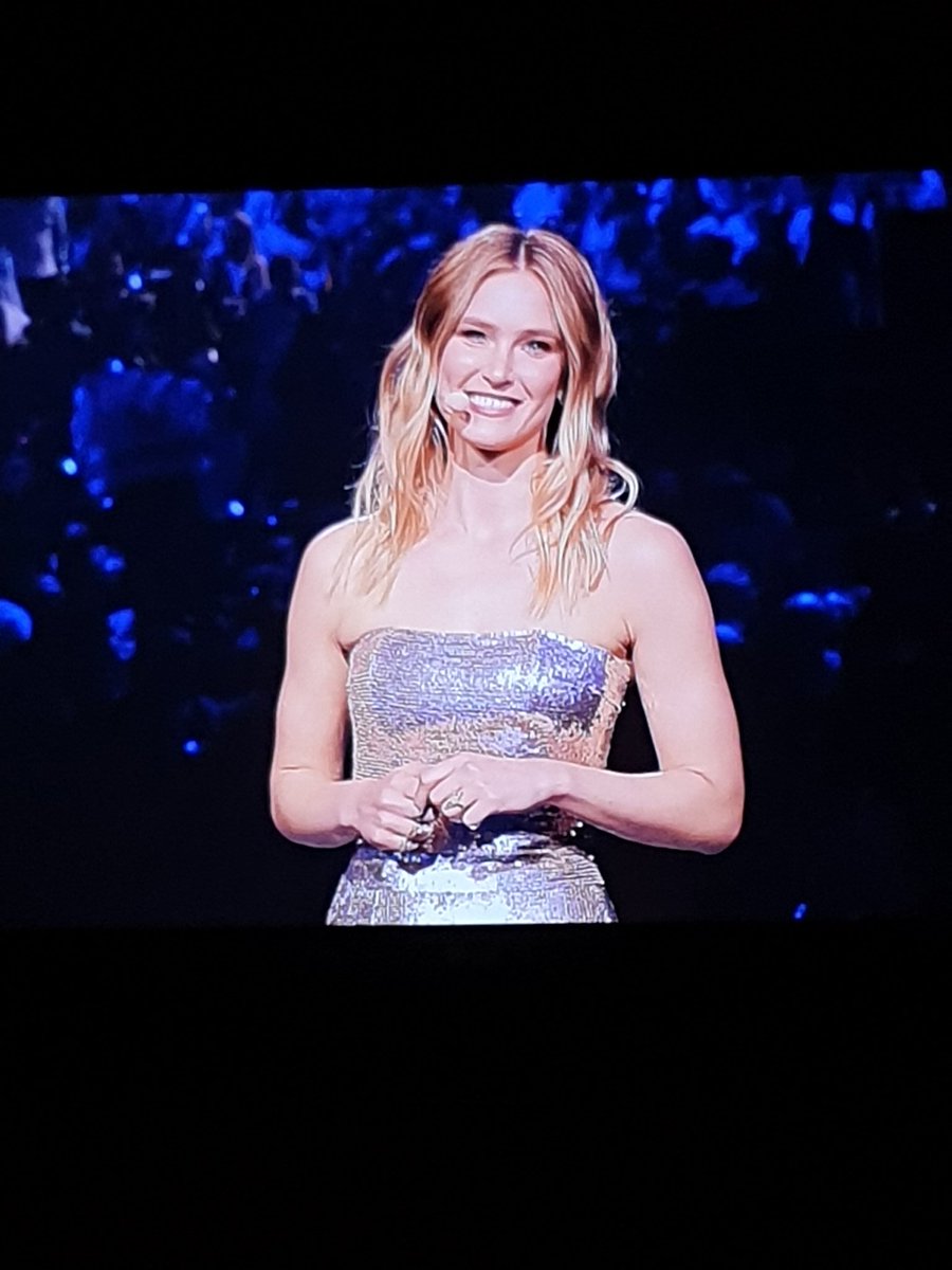 Spinksygin's tweet photo. Only just realised Kirsten dunst had a comeback #Eurovision https://t.co/Yr8r5zPidx