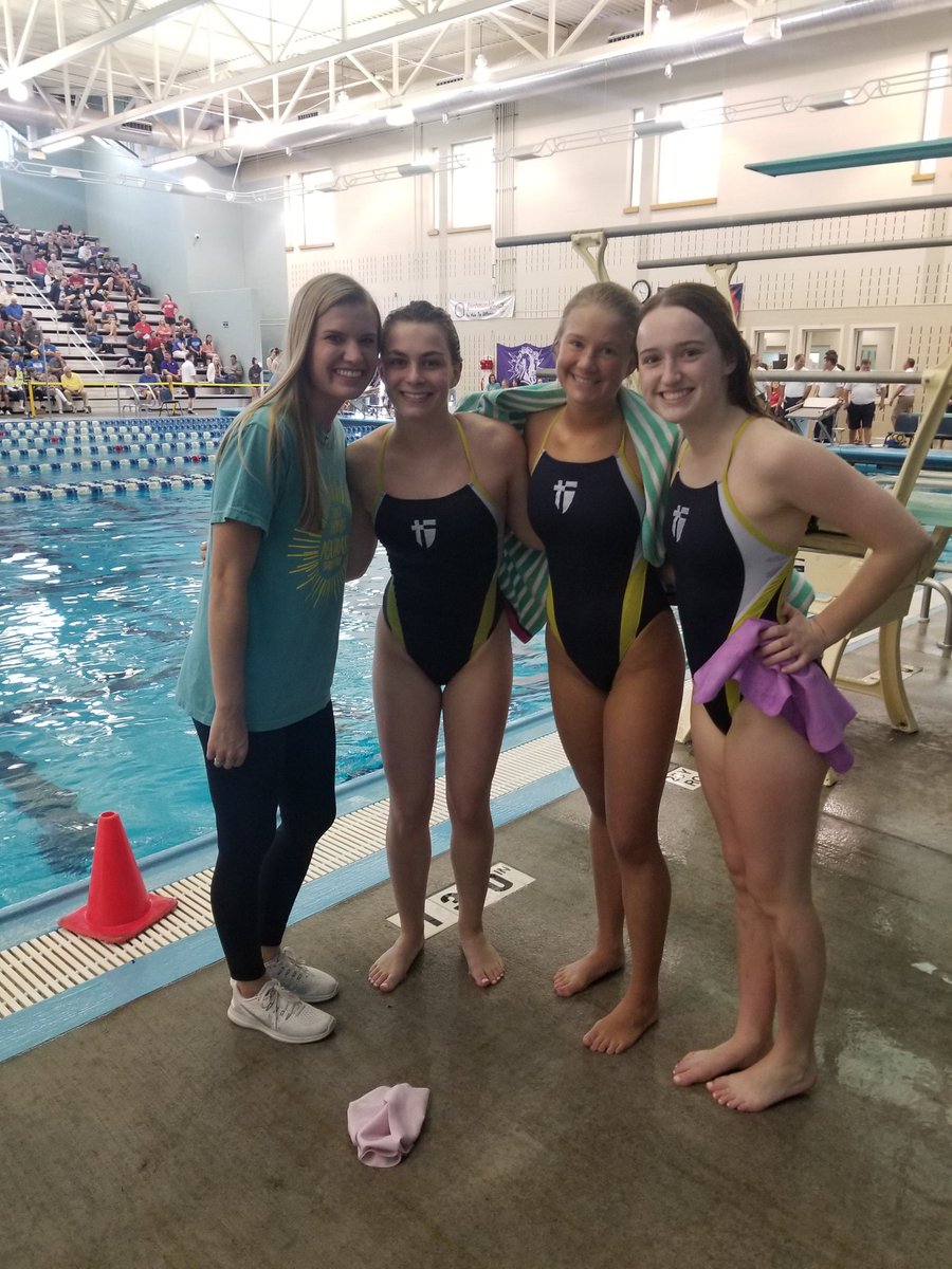 stasaintsswim's tweet photo. Dive team ready to go! Final 3 dives today!! #STAte https://t.co/L6yqC9zVK8