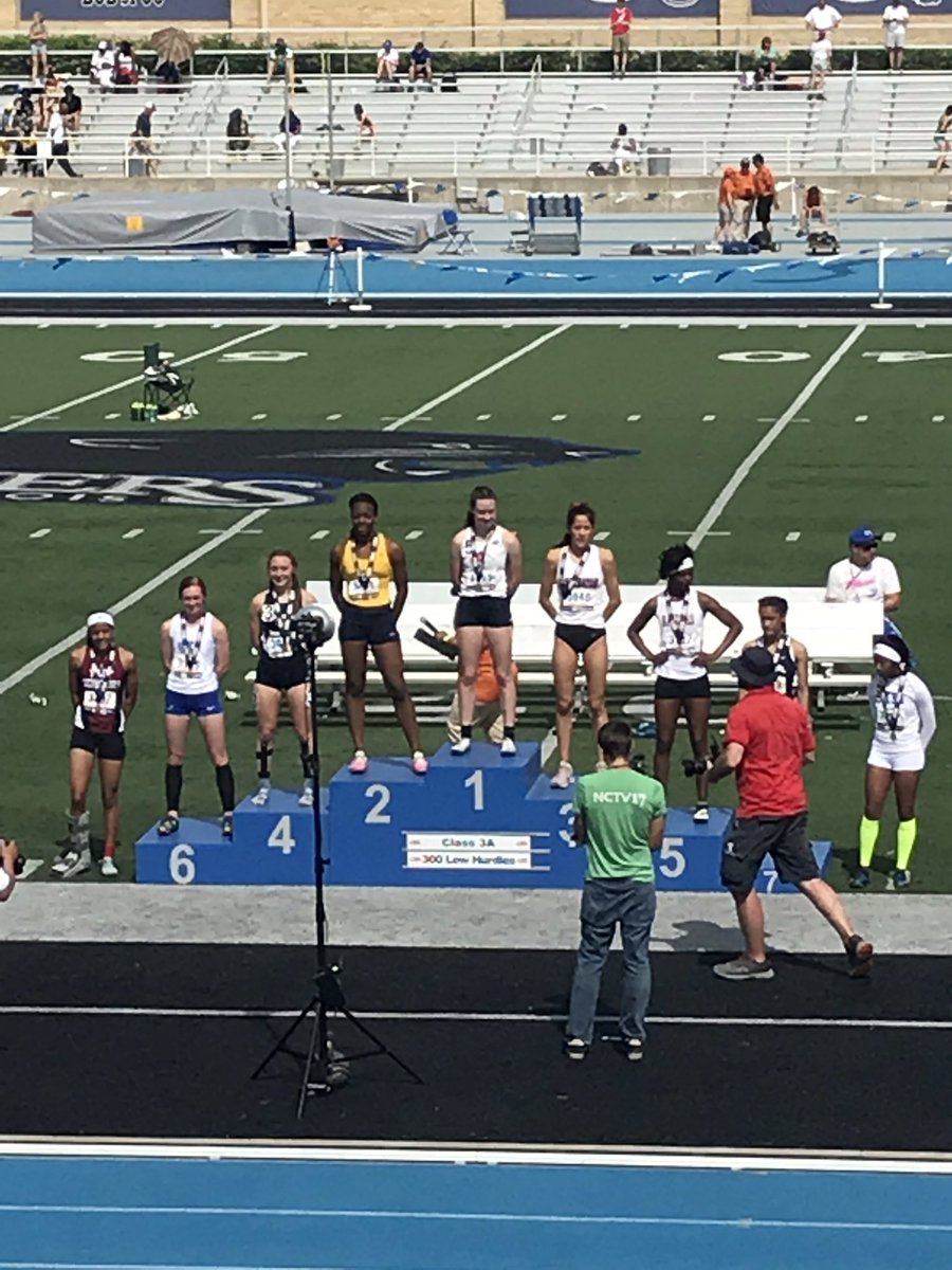 WAHSGirlsTF's tweet photo. Tori snatches a 4th place finish in the 300 hurdles. #tothepodium #🏅 https://t.co/jbHVPowXSe