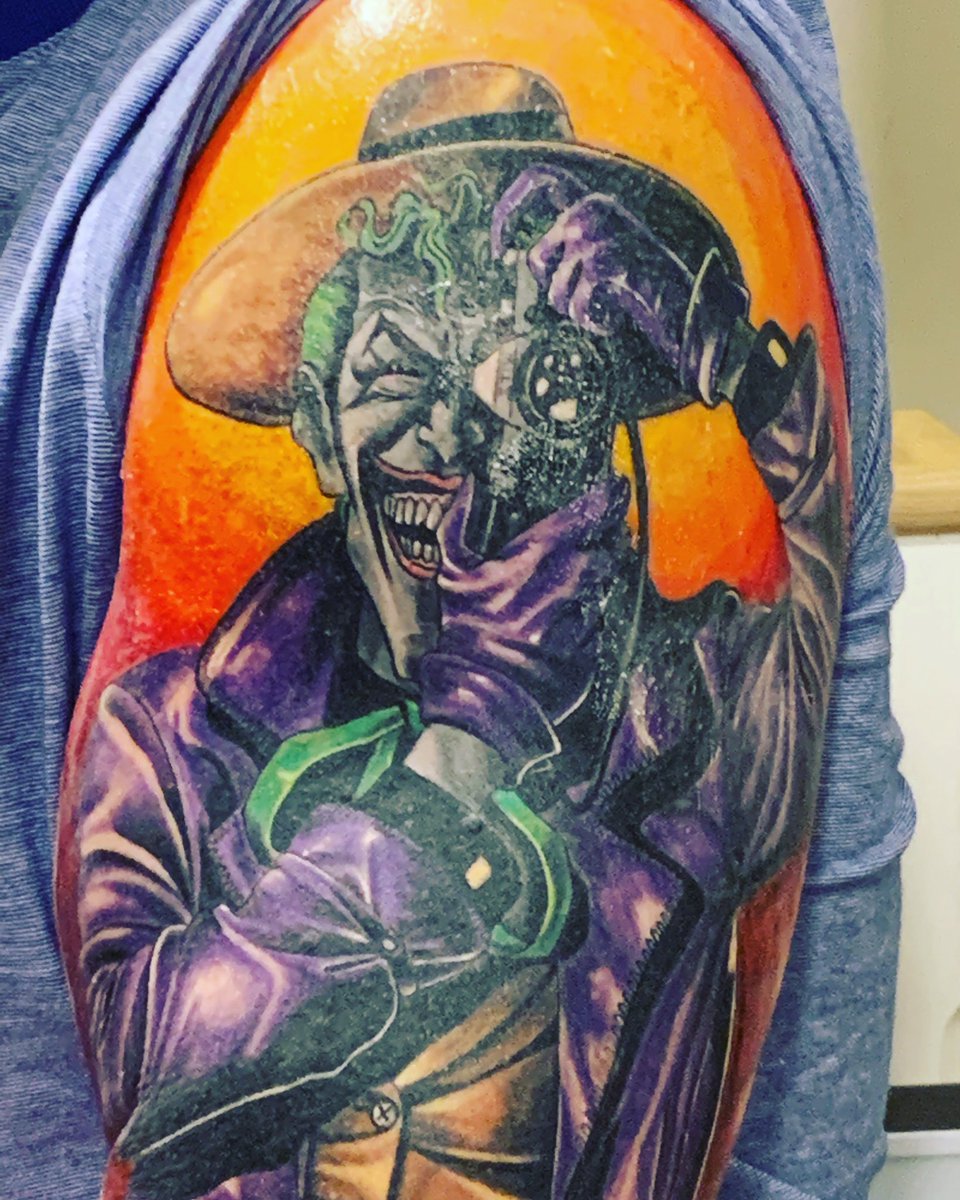 dale9hunt's tweet photo. Got the shading done on this guy #tattoo #joker #dc #marvel #photographer #bossink https://t.co/mfnK8vTA6F