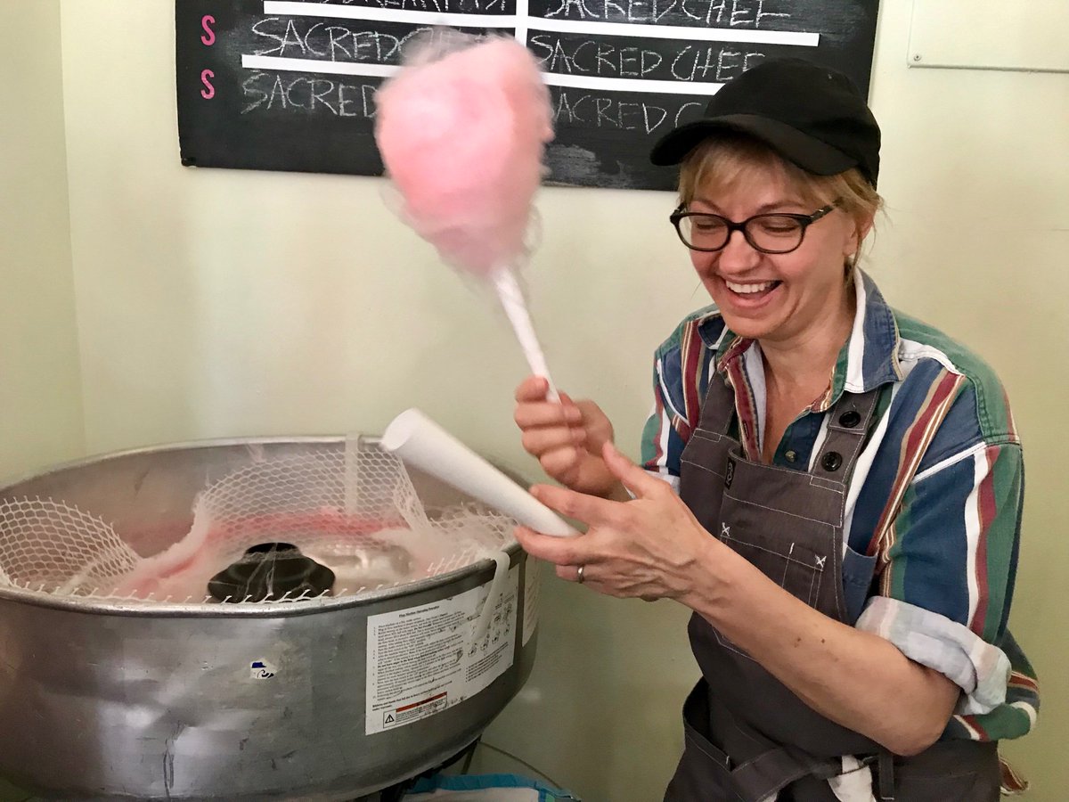 dramatistsguild's tweet image. Our Executive Director of Creative Affairs @tina24hour is making cotton candy for attendees of the #rejectioncarnival! 
#dontchangethewords