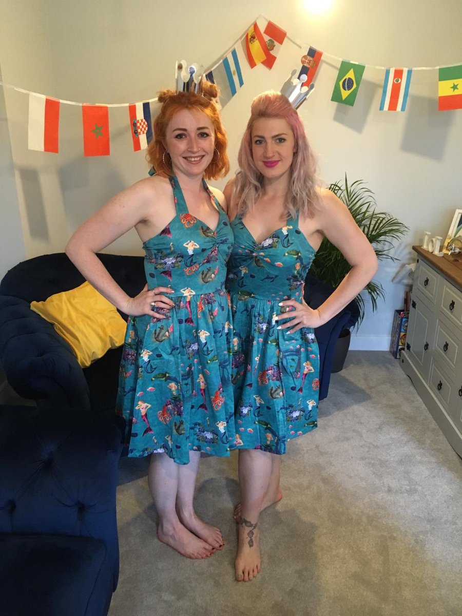 fanny_williams's tweet photo. Eurovision party at mine in Portsmouth with Lizzy, Kellie, Sarah and me ! #Eurovision2019 #Eurovision #DareToDream #GrahamNorton https://t.co/Lpbp01rLF2