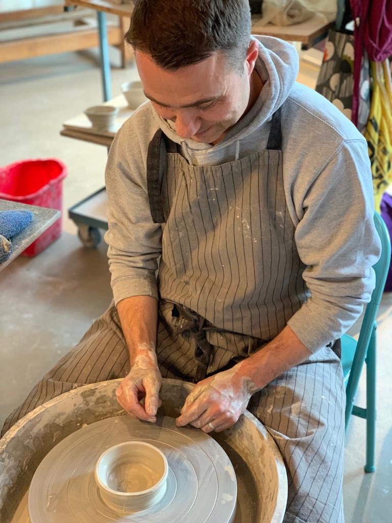 CullybackeyArt's tweet photo. Super family afternoon spent with great staff and students from @uu_cjs @uniquebelfast @belfast_school_of_art @ulsteruni #heyclay #familytime #learningnewskills #potterywheel #clay #sharingskills #traditionalcrafts #ceramics #studyatulster #studylocal https://t.co/wXVHFOT4gP
