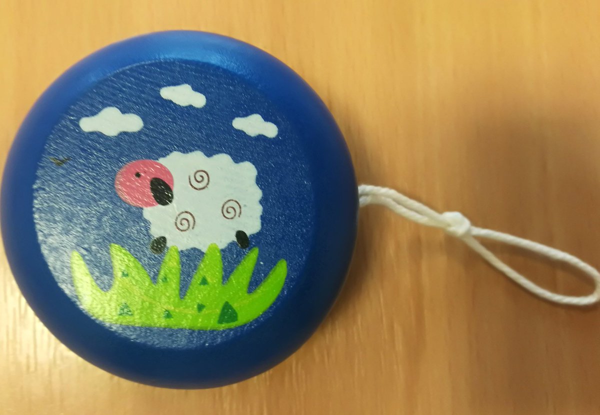 FiBeau's tweet image. This evening's entertainment has been brought to [me]/you by #Eurovision and my new toy. One pound well spent! #YoYotricks
#walkingthedog &amp;amp; #scaringthecats