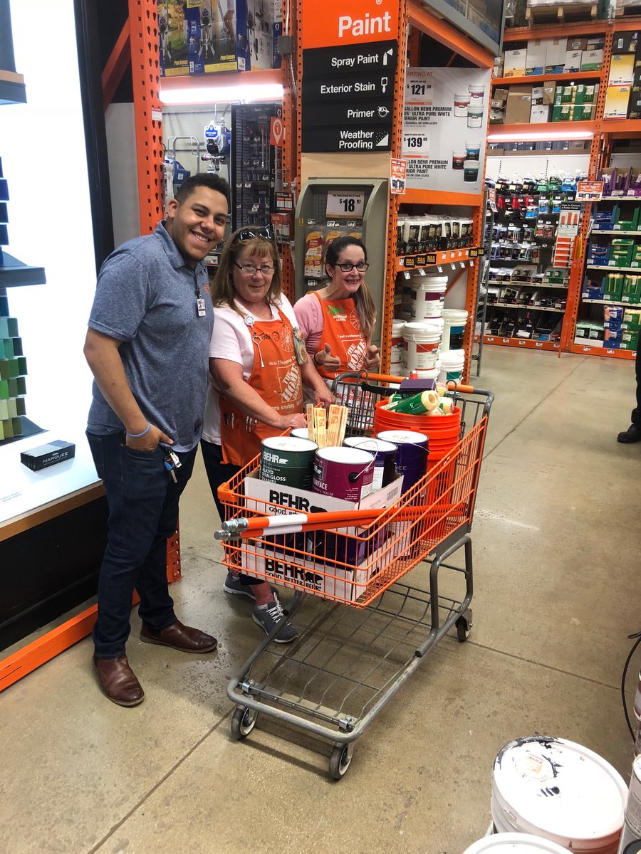 caseyo_behr's tweet image. Greg, Terri and Ashley helping dreams come true today at 1942, Woodridge. The gallons in the cart are going to a nice couple that were first time homebuyers!!! Great job!!!