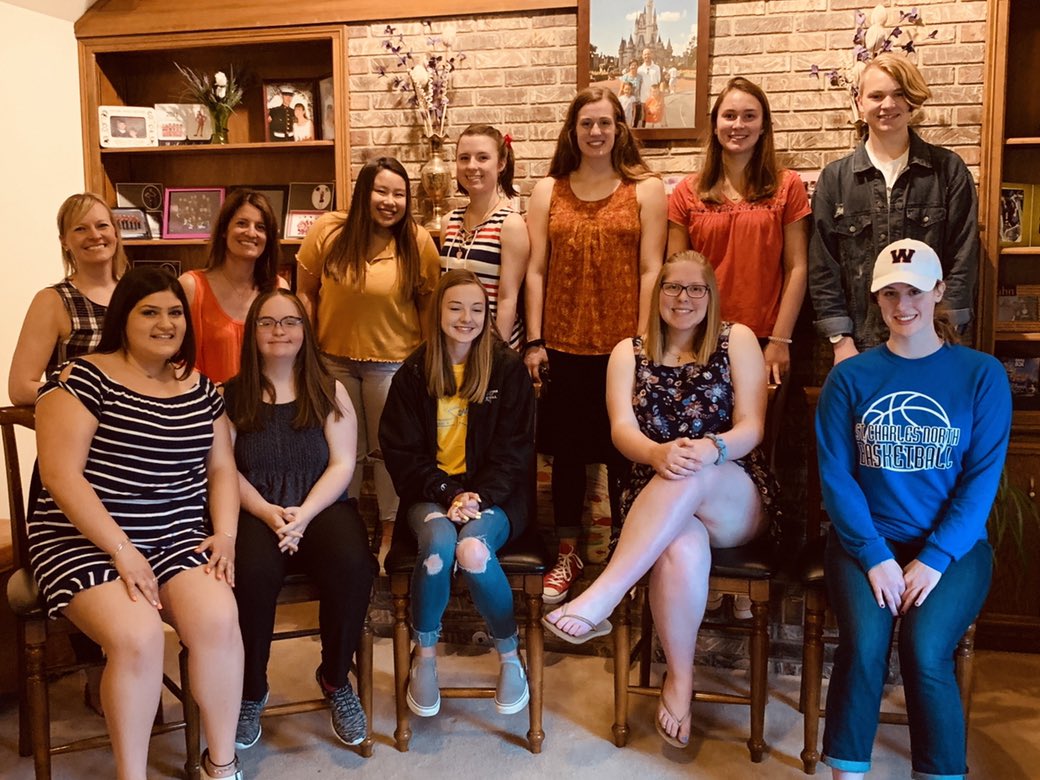 SCNTeamPolaris's tweet photo. @StCharlesNorth Team Polaris #Classof2019 #SCNClassof2019 #missyoualready #projectdancegroovy #halloweencandyexchange #SPFSKπ€Άπ»π
πΌ https://t.co/4qlQKtZqwN