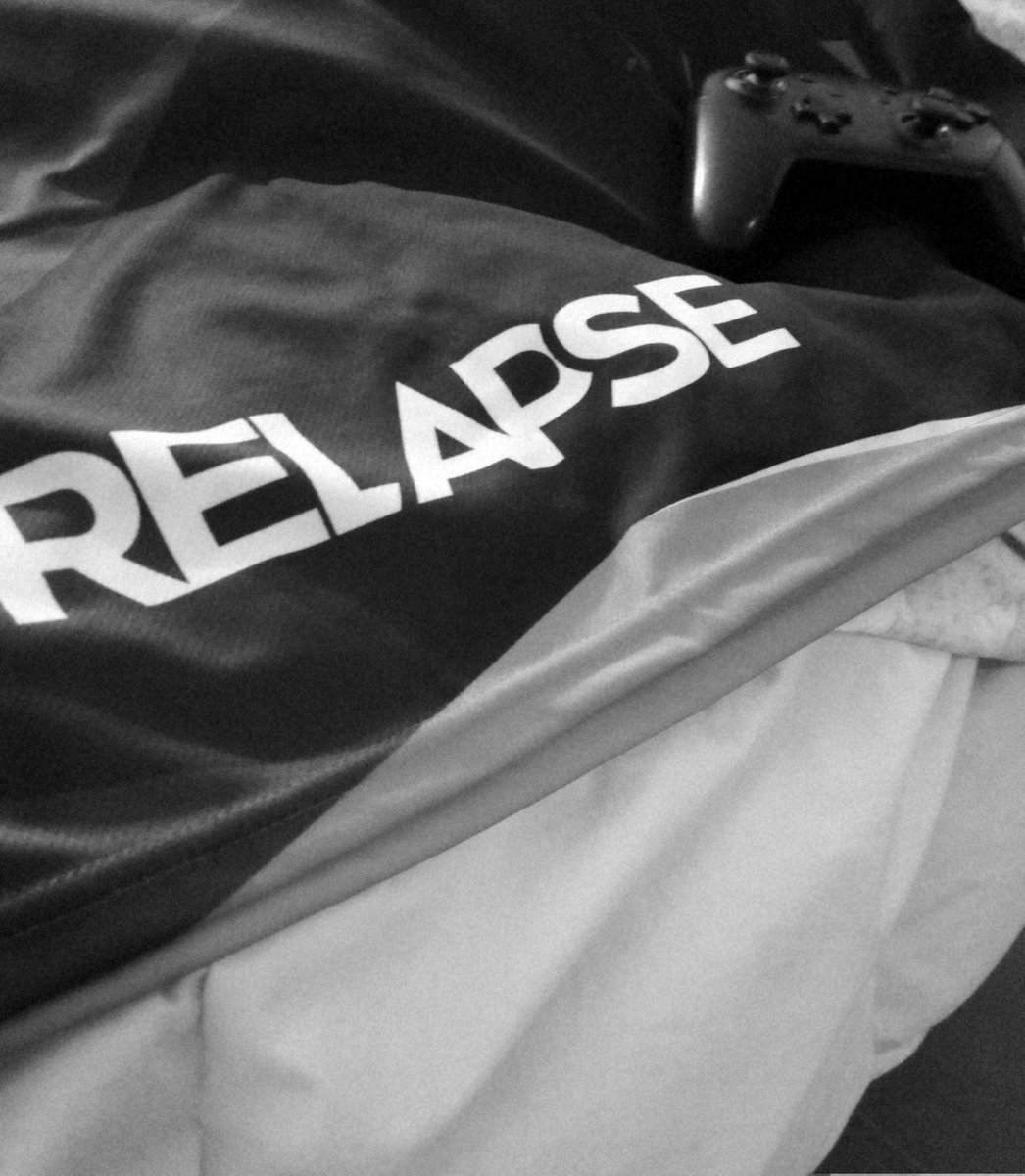 La #dreamhack2019 c'est fini. Enfin rentré chez moi après mon parcours jusqu'à la 5ème place. Un peu dommage que l'event ait été peu considéré dans son orga. Ce sera pour la prochaine fois.

Mais toujours ravi de revoir la famille.
Prochaine étape le SEL3 à Lyon