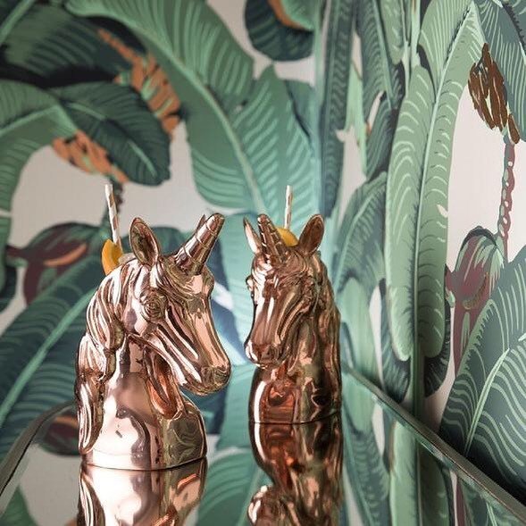Have you seen our copper unicorns 🦄? Last spotted somewhere near Miami Beach. #CopperMakesItBetter
.
.
.
.
.
.
.
#AbsolutElyx #Elyx #unicorn #cocktails #fashion #luxe #stylish #look #decor #luxurylife #ambition #hustlehard #wealthy #culture #trendy #… bit.ly/2Vy6ozh