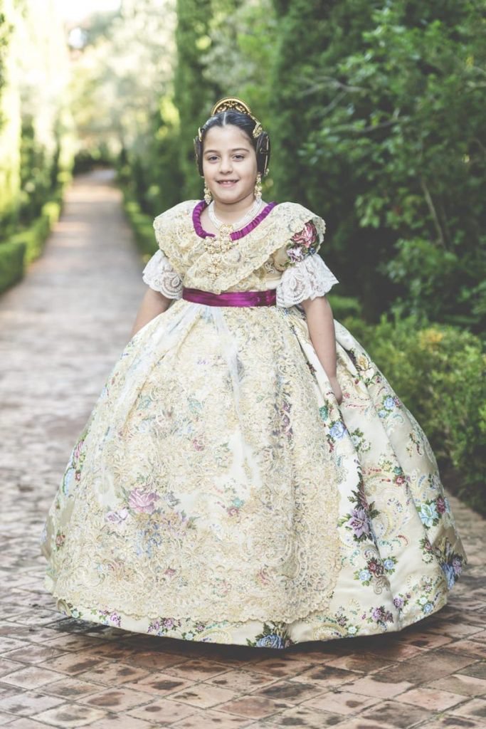 FallaBaixLaMar's tweet photo. La #FallaBaixlamar vol desitjar-li Alicia Guardiola Morera un gran any formant part de la CHFMID2020! ⚓️💗
Tanmateix volem felicitar a Martina i Safir com a FFMM de la ciutat @FallaDiana1  @falladarrere25 

#blm2020 #blmambAlicia #cortdhonorfmid #falles2020 #fallesDénia https://t.co/Km0ZjjH7ER