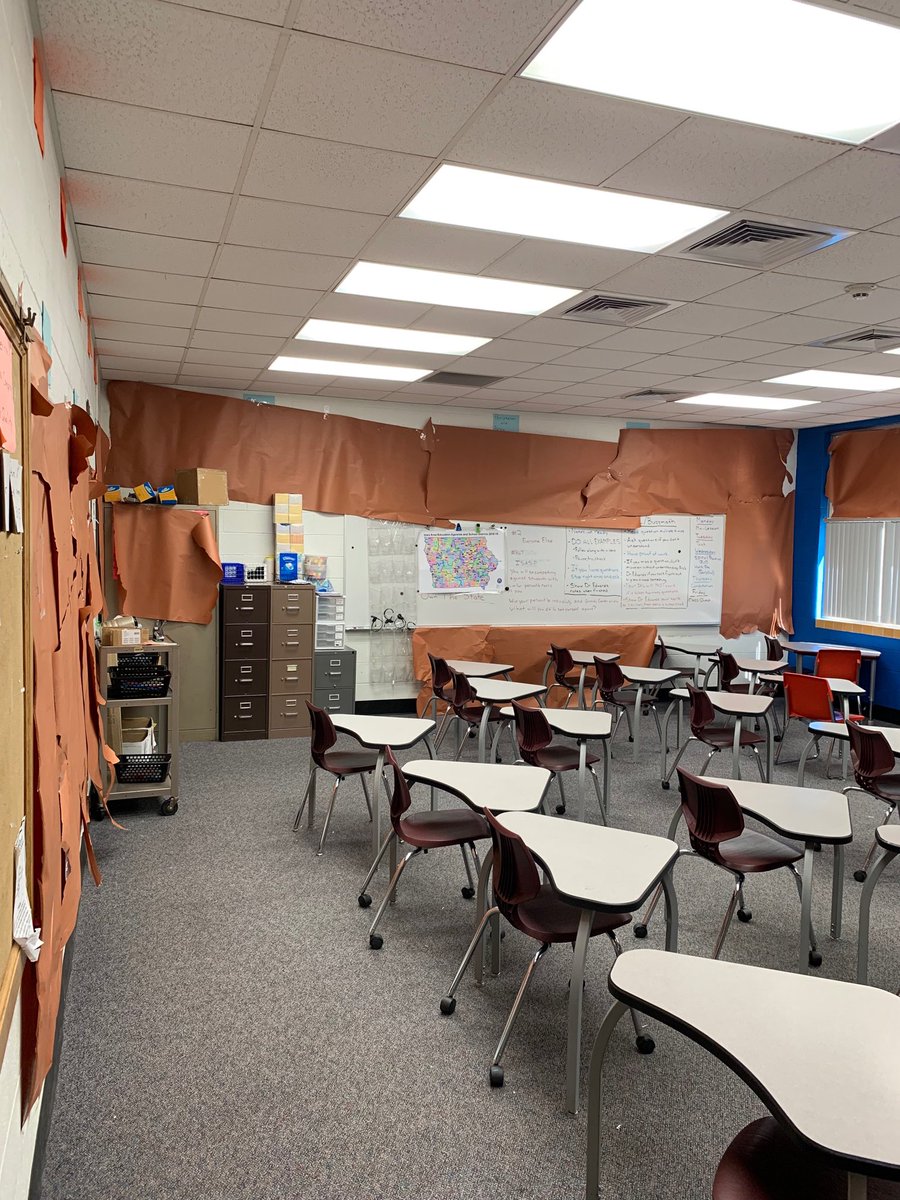 Doctor_Math's tweet photo. After I took down the #ISASP paper, many kids asked if I got new lights or something. It’s so bright in my room we almost need 🕶 #Iteachmath #mtbos #iowamath https://t.co/9eP2IGuJDH