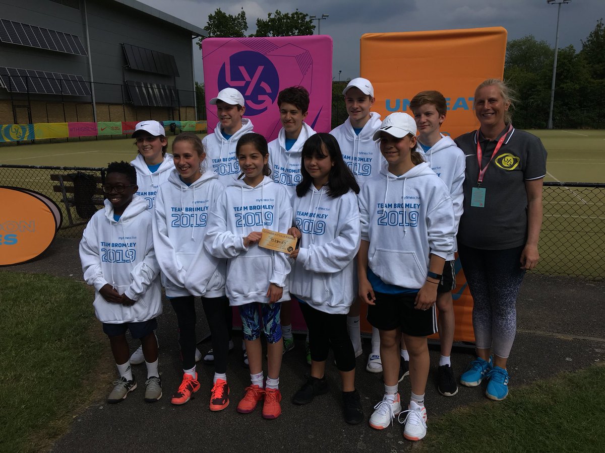 TeamBromleyLYG's tweet photo. Great day for Bromley in the Youth Games! Firstly Tennis qualifying for the finals day! And secondly Kayak winning Bronze in the Sprint! Amazing effort by everyone! #ThisIsLYG #LondonYouthGames #nikelondon #Bromley https://t.co/QIJc9zMIil