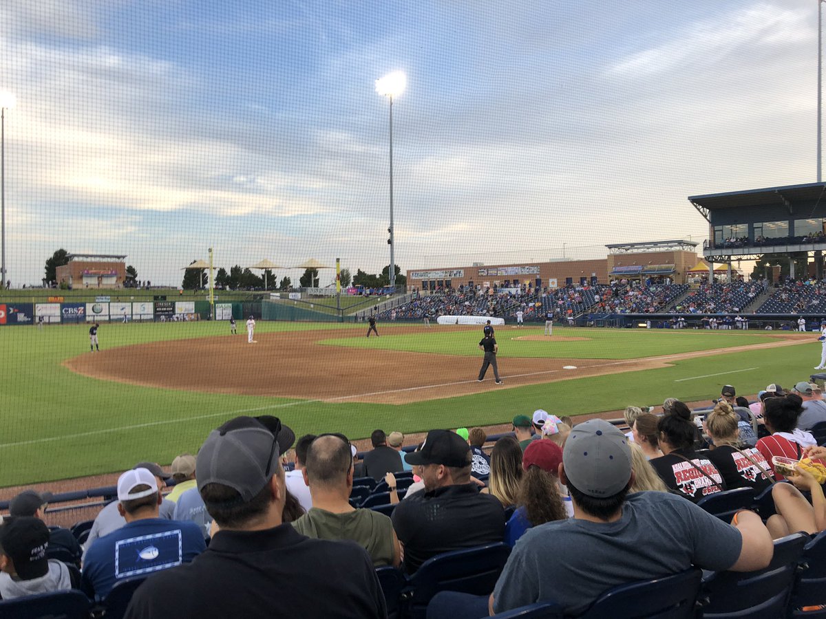 redvickydeleon's tweet photo. Rock hounds vs Hooks 5/18/19 https://t.co/T433Oks2k2