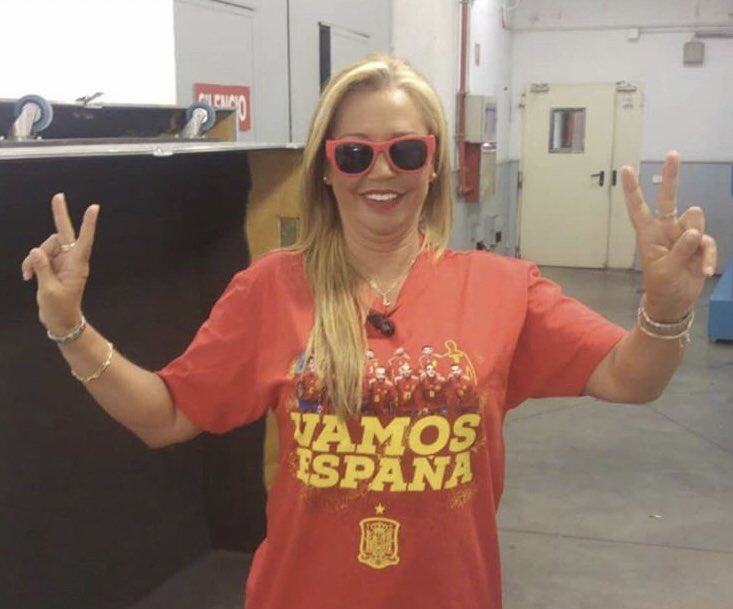 JesusYeyu's tweet photo. Orgulloso de tí @mikiot2018 Independientemente del resultado serás recordado por uno de los mejores representantes y la mejor puesta en escena de España hasta el momento. Eres nuestro gran ganador!! La venda ya cayóoooo..👏👏👏🇪🇸🇪🇸 #Eurovision #EurovisionRTVE https://t.co/QYwVLcW1vX