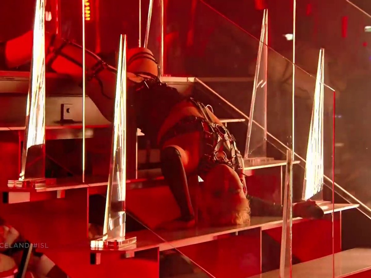 #Eurovision #EurovisiónTVE
- Quedan 20 días para entregar el TFG.
- Yo: