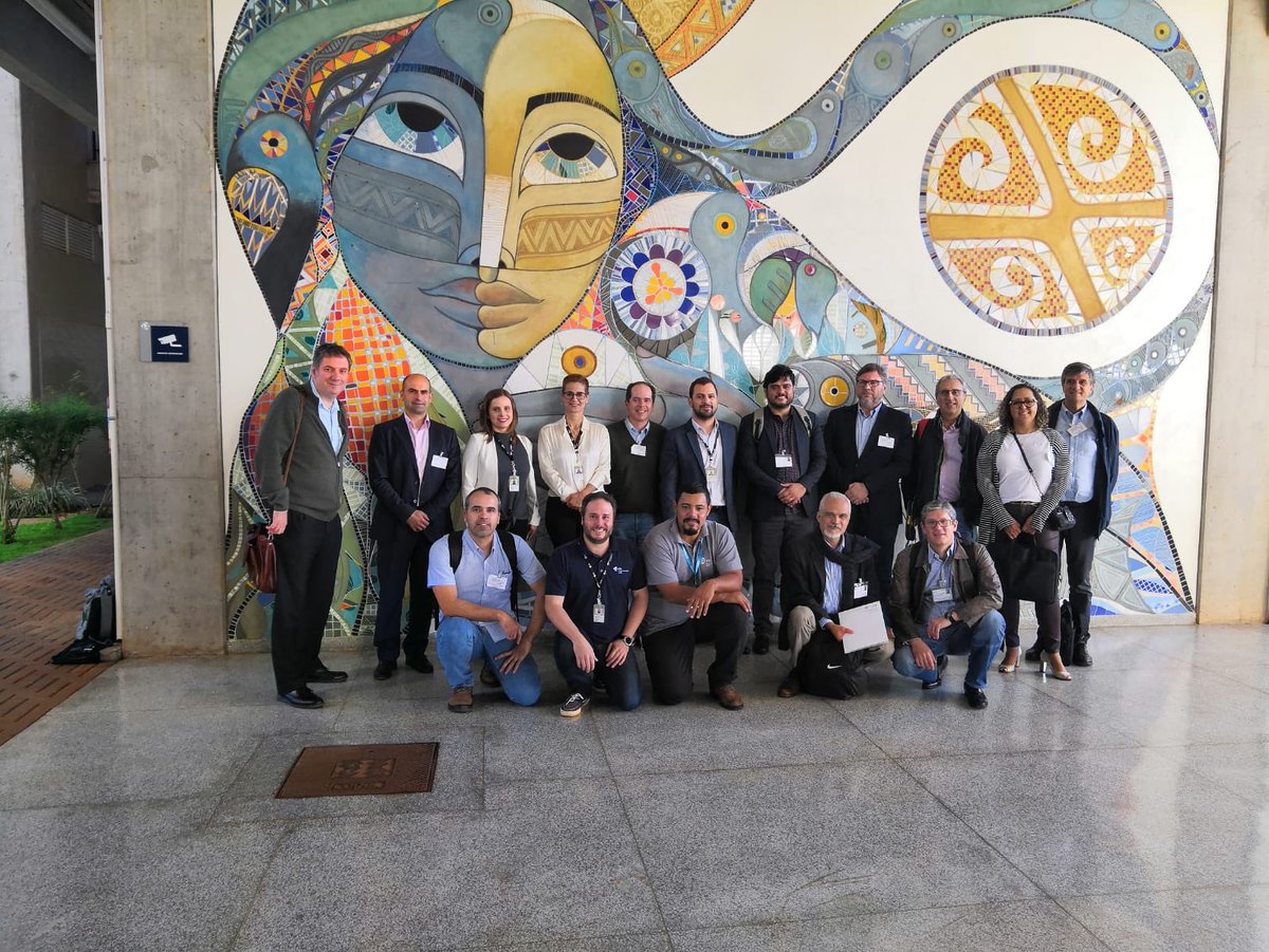 dsaezdomingo's tweet photo. @ITI_TIC en el @PTI_PY estableciendo acuerdos en big data e inteligencia artificial para el #datacyclehub junto a @GVAivace https://t.co/xJdpTt5WwR