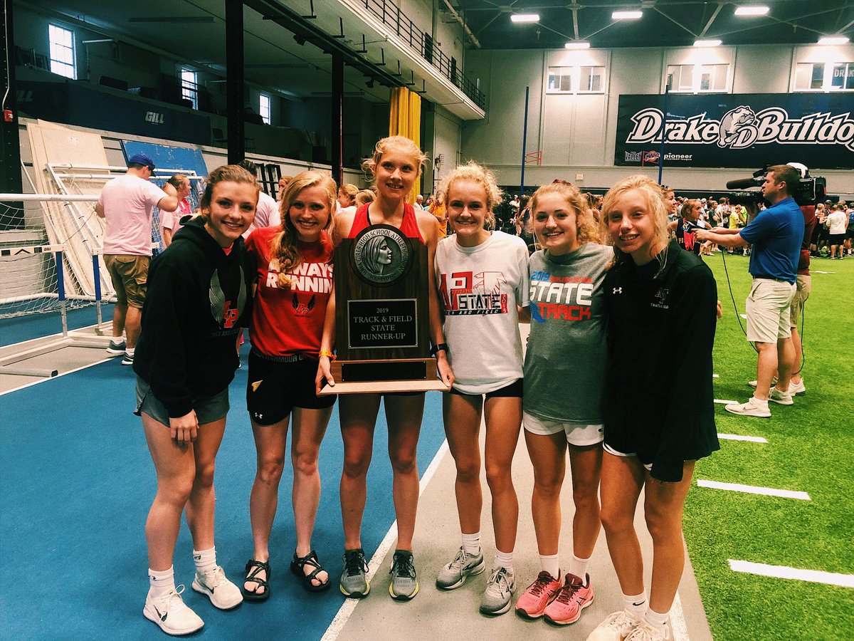 JunglingSophia's tweet photo. None of my personal success this weekend trumps being State Runner-Ups as a team. We are so excited to bring back some hardware to the BEST community in the state. Thanks to everyone for cheering us on all weekend! #falconpride https://t.co/A74lLahin4