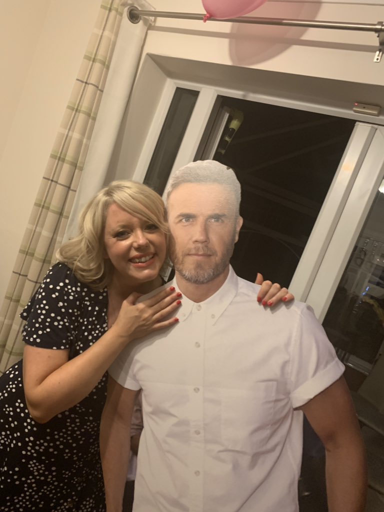 jhcav's tweet photo. @GaryBarlow is having a lovely time at @mrsnatbarrett 40th party https://t.co/eiRDg0kEZl