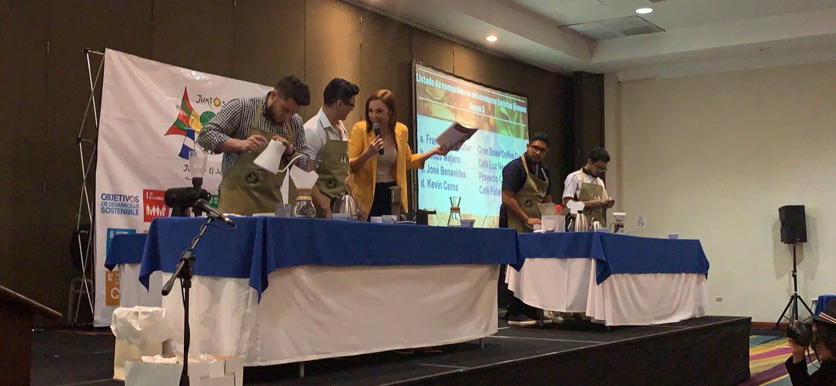 ConsejoCafeSV's tweet photo. #DirectorCSC “Del Cafetal Salvadoreño a la Taza Japonesa” extraordinario evento organizado por @JICASV con apoyo de @ConsejoCafeSV eventos que contribuyen a posicionar #CaféDeElSalvador en mercado nacional e intrl, eventos que motivan a consumidores, al sector y la juventud https://t.co/xftflYz91H