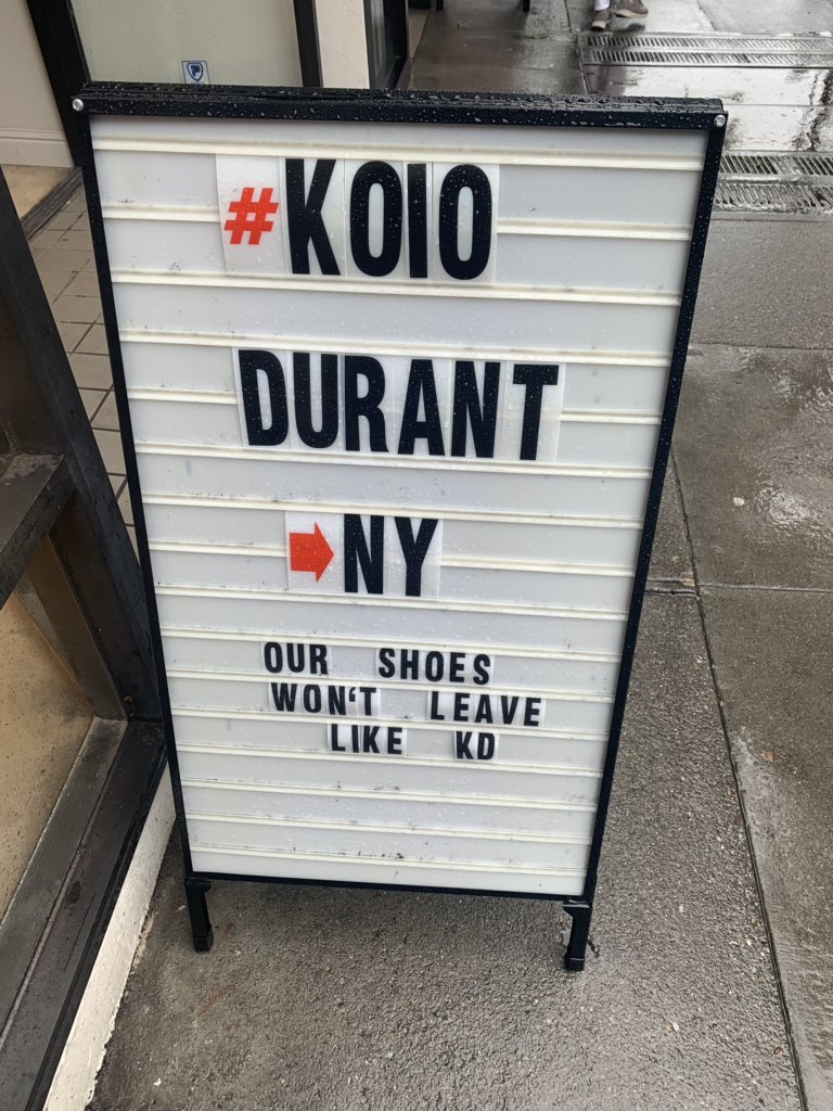 olivasjulian's tweet photo. The City is out on KD 

#Warriors https://t.co/9K8KHLpewD