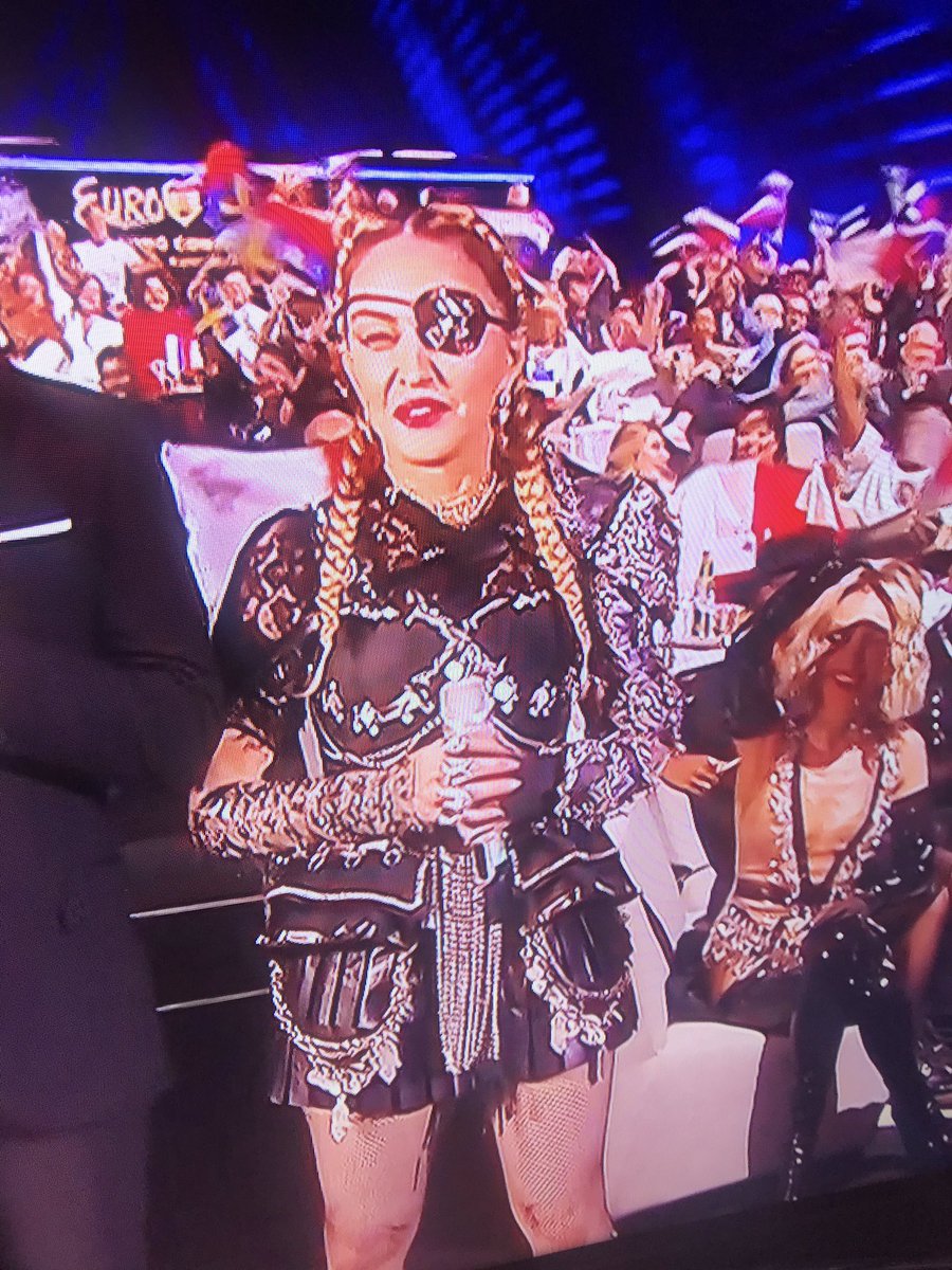 God damn...Madonna went with the look I should have gone with on #GameOfThrones