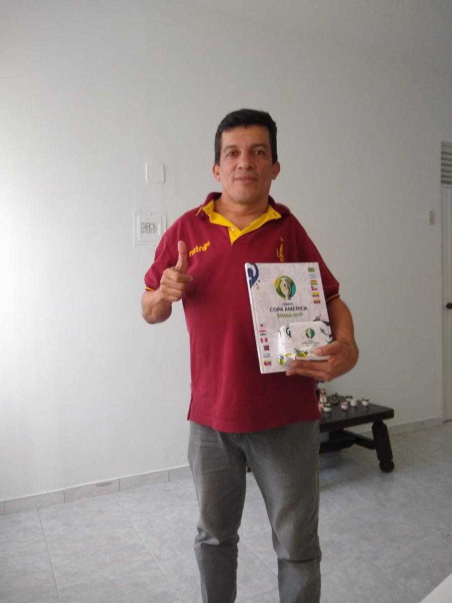 HugoPijao403's tweet photo. Feliz con mi álbum de
@PaniniCol
Gracias a
@CategoriaACol
yo me uno al #challengepanini y #pegatealparche de la #CopaAmérica https://t.co/geWX9wG3Uq