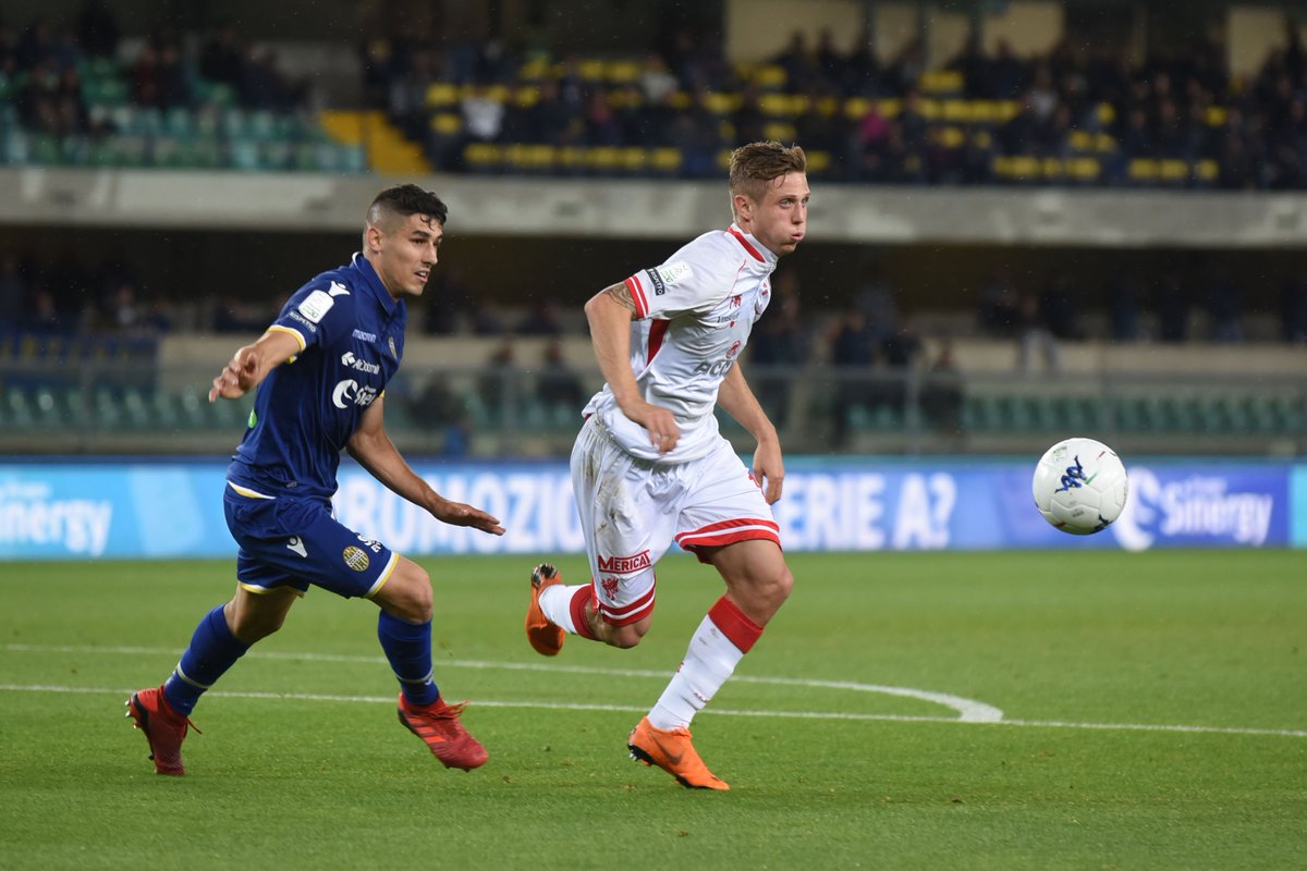 ACPerugiaCalcio's tweet photo. Finisce qui
#VerPer 4-1
#forzagrifo ⚪️🔴 https://t.co/DimEVTXBtw