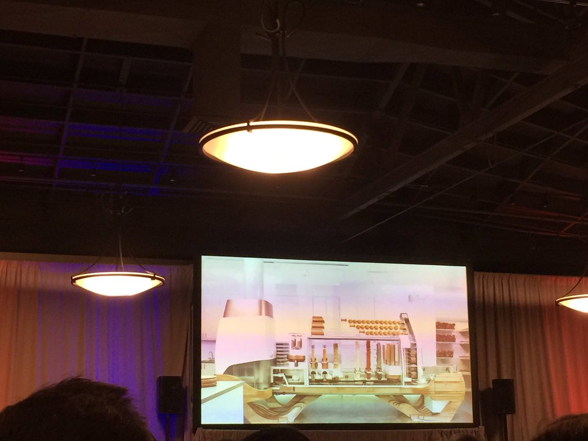 Jeffreycode42's tweet image. Burger restaurant running by robot st San Francisco by @eatatcreator speech @makerfaire