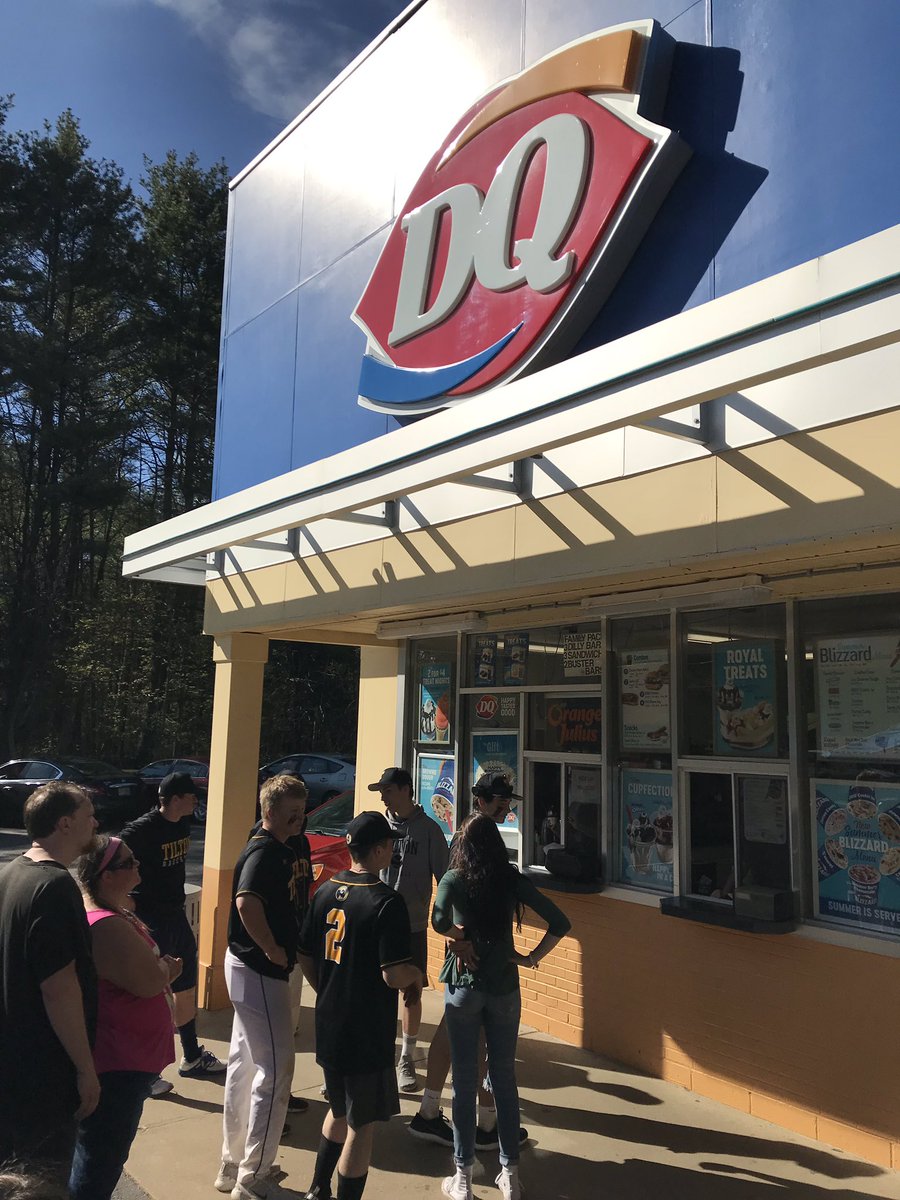 TiltonBaseball's tweet photo. @TiltonBaseball celebrates by heading to DQ...and then ringing the chapel bell!!! https://t.co/TQrbHdPVlo