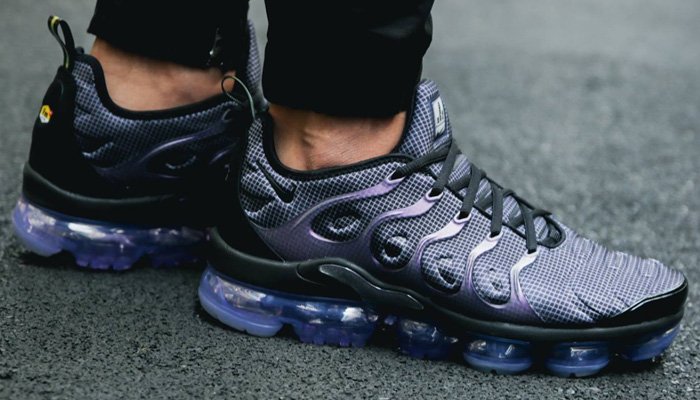 nike vapormax plus eggplant