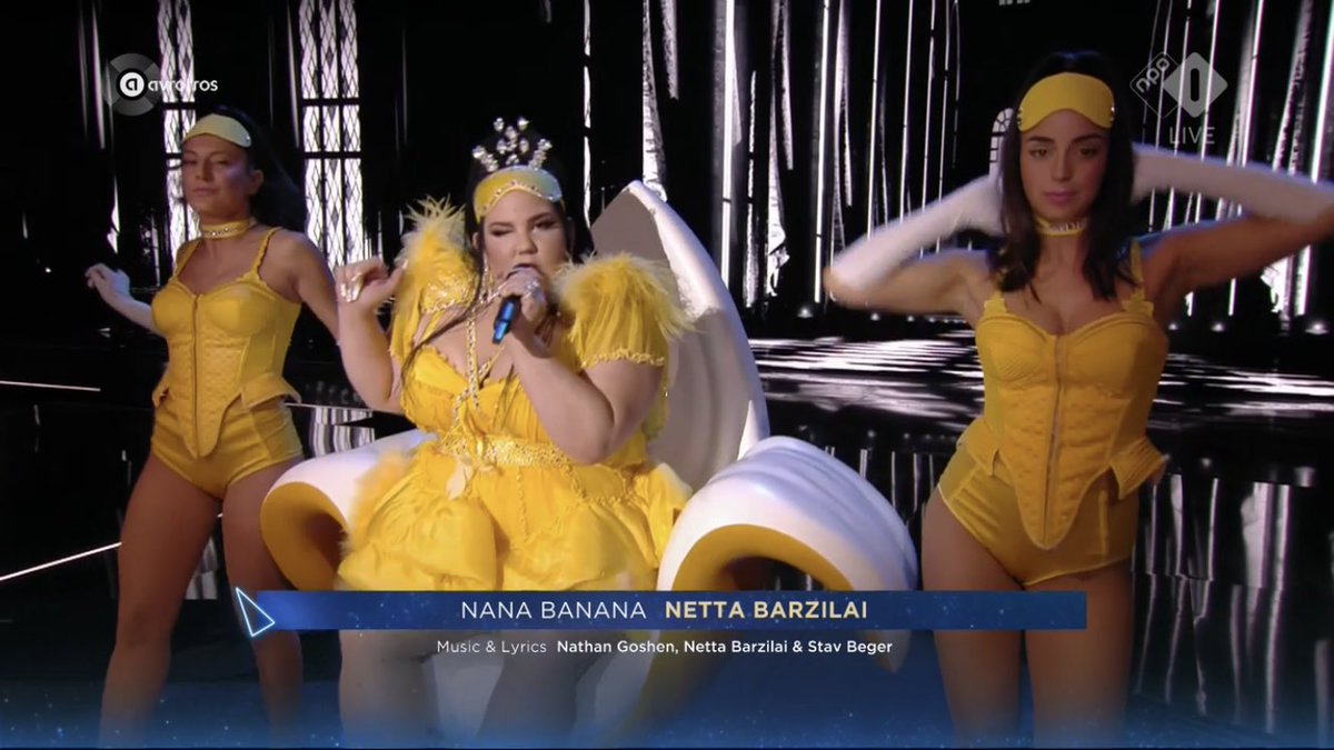 stephaantje's tweet photo. Ik ben Netta, 26 jaar en ik doe een banana. #esf19 #eurovision https://t.co/7ES51l2pdt