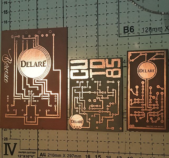VeridianClub's tweet image. The first three boards, ready to be populated. This has been taking a long time 😂 but it’s awesome as hell. 🤖🎛 From left to right:
Delaré Berenice (tube amp)
Delaré CUTO85 (compressor)
Delaré Inspector Echo(tape delay)
•
•
•
•
•
#pcbuilds #diypcb… bit.ly/2HBjuXB