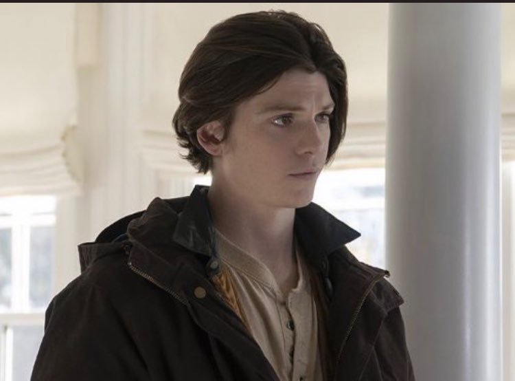 cynthialvaradom's tweet photo. Grizz is the best character in The Society. 🤩

#TheSociety https://t.co/g3cgAoNfdJ
