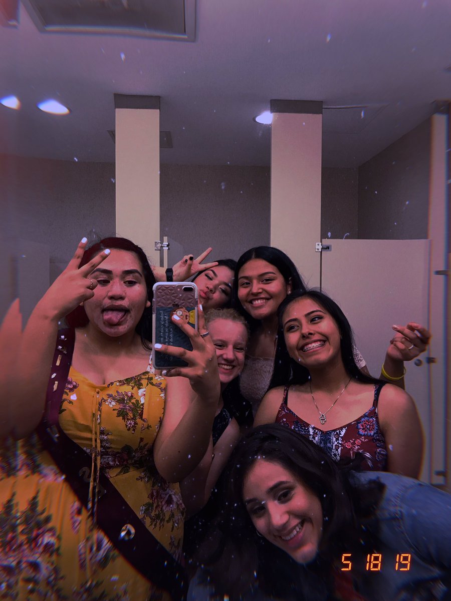 sanchezemily_'s tweet photo. I love you all sm, thank you for making this year so memorable &amp; allowing me to get closer to y’all {band banquet 2k19 ; a thread}  ( @jjessalvarado @oliv_marie_  ) https://t.co/DTQHz9srd7