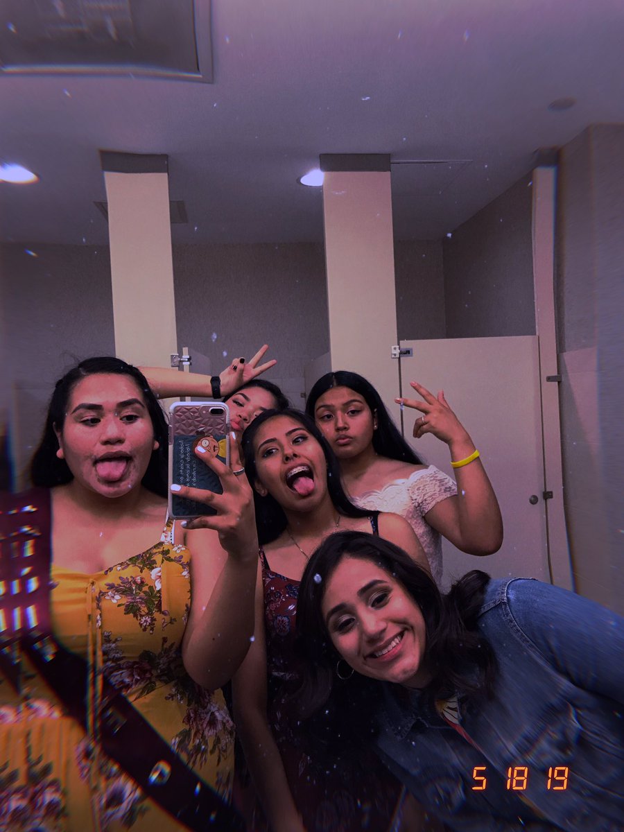 sanchezemily_'s tweet photo. I love you all sm, thank you for making this year so memorable &amp; allowing me to get closer to y’all {band banquet 2k19 ; a thread}  ( @jjessalvarado @oliv_marie_  ) https://t.co/DTQHz9srd7