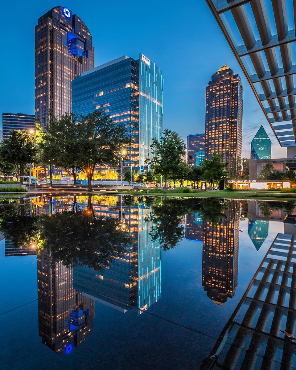 ext54's tweet photo. The @DalArtsDistrict the largest contiguous urban arts district in the nation. It is home to some of #Dallasโ most significant cultural landmarks including the @ATTPAC, @DallasMuseumArt, @nashersculpture, @KlydeWarrenPark, and many more! #54Cities ๐ธ: @josephhaubert https://t.co/Emm4SKTGJz