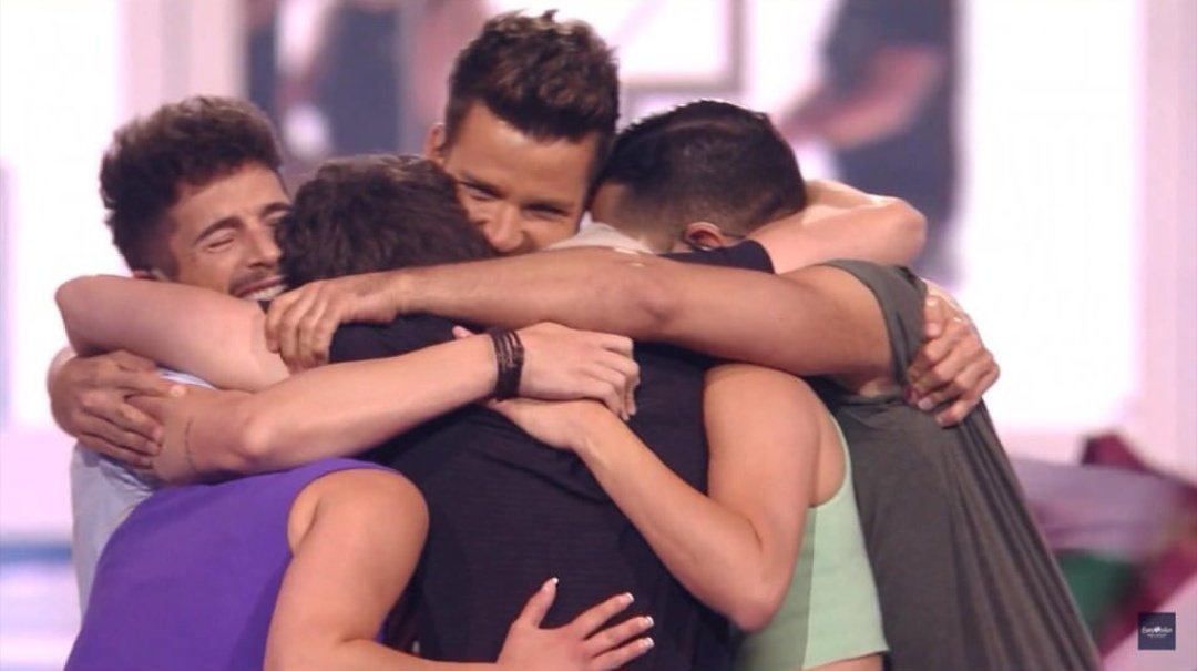 MikiNunezCFO's tweet photo. Un representante de 10, un equipo de 10 y una actuación de 10. Eternamente agradecidas. #Eurovision https://t.co/Eo2zuR5W3p