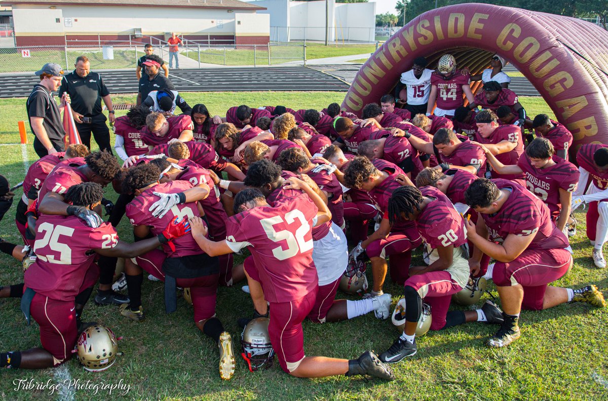 coachpipkins's tweet photo. You are apart of something bigger than yourself. No ONE is as good as ALL of us.
📸 @TribridgePhoto
#csidenation🐾 #gocougars #consistency #weallwegot #hardwork #together #springgame2019 #football https://t.co/5T91DrYmEg
